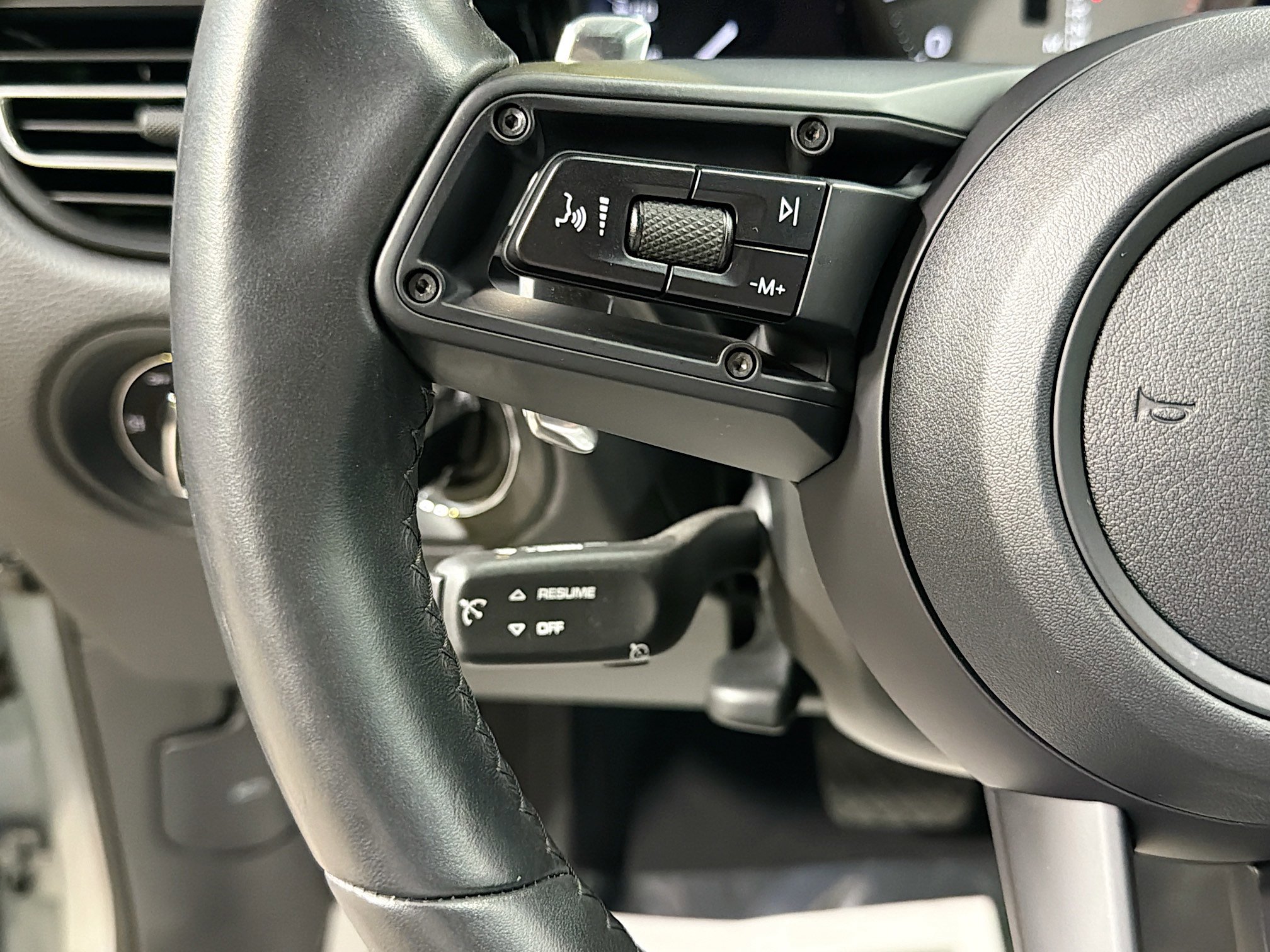 Certified 2022 Porsche Macan S AWD/4WD image 37
