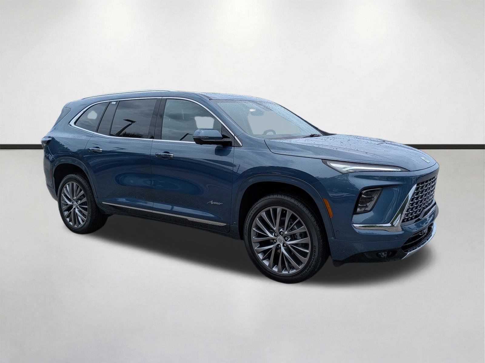 Used 2025 Buick Enclave Avenir w/ Super Cruise Package FWD image 2