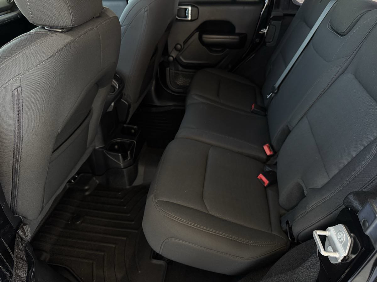 Used 2021 Jeep Wrangler Unlimited Sport AWD/4WD image 18