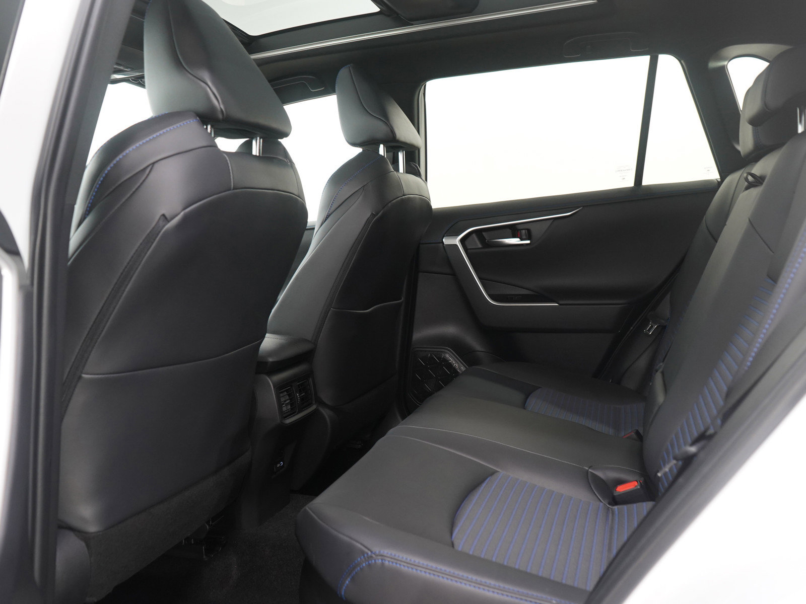 Used 2024 Toyota RAV4 XSE w/ Advanced Technology Package image 19