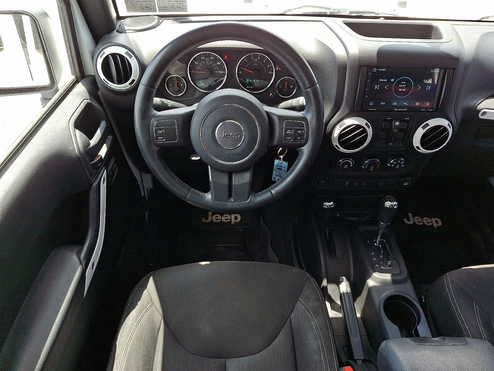 Used 2017 Jeep Wrangler Unlimited Sahara w/ Dual Top Group AWD/4WD image 12