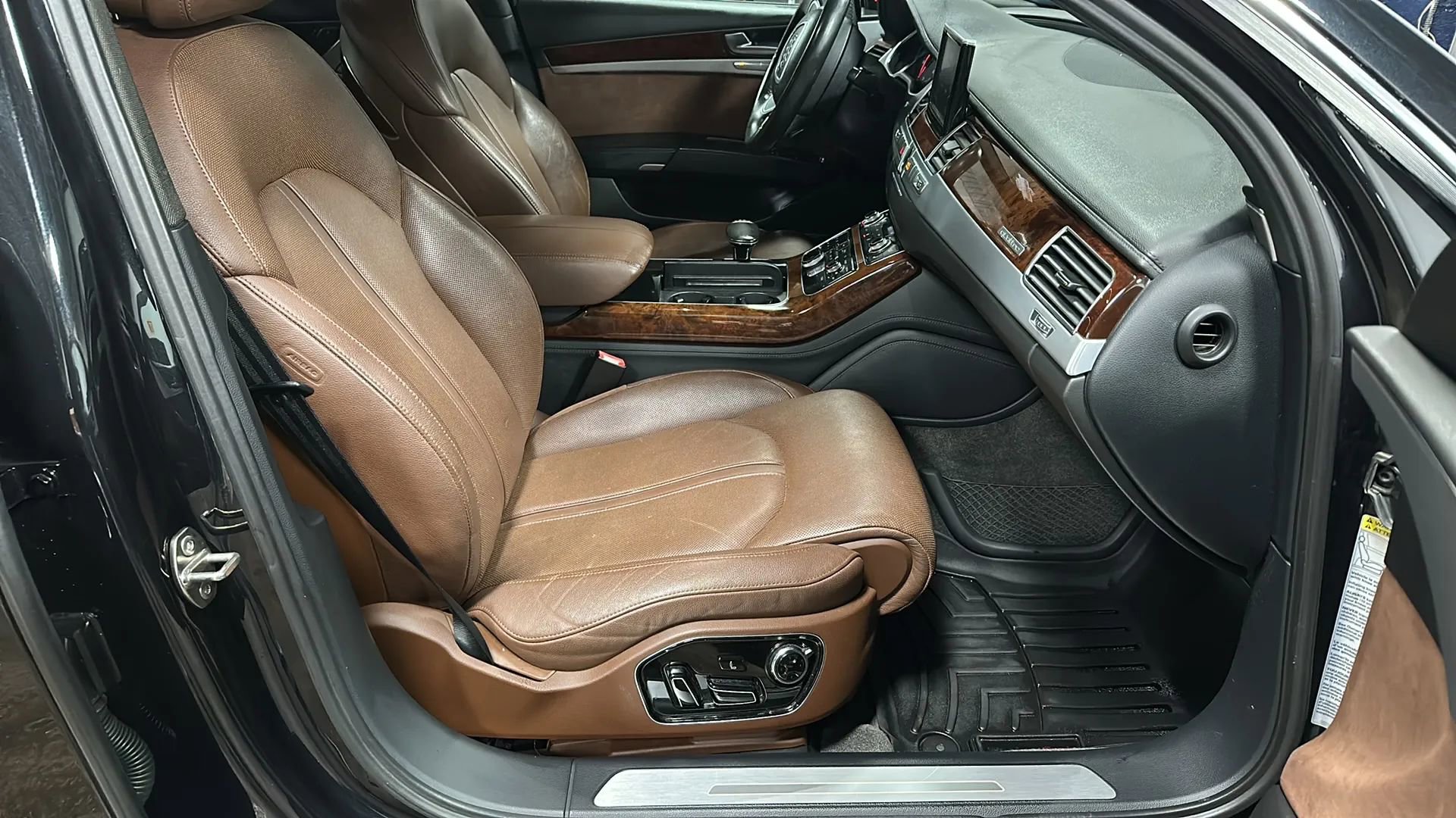 Used 2011 Audi A8 4.2 image 17