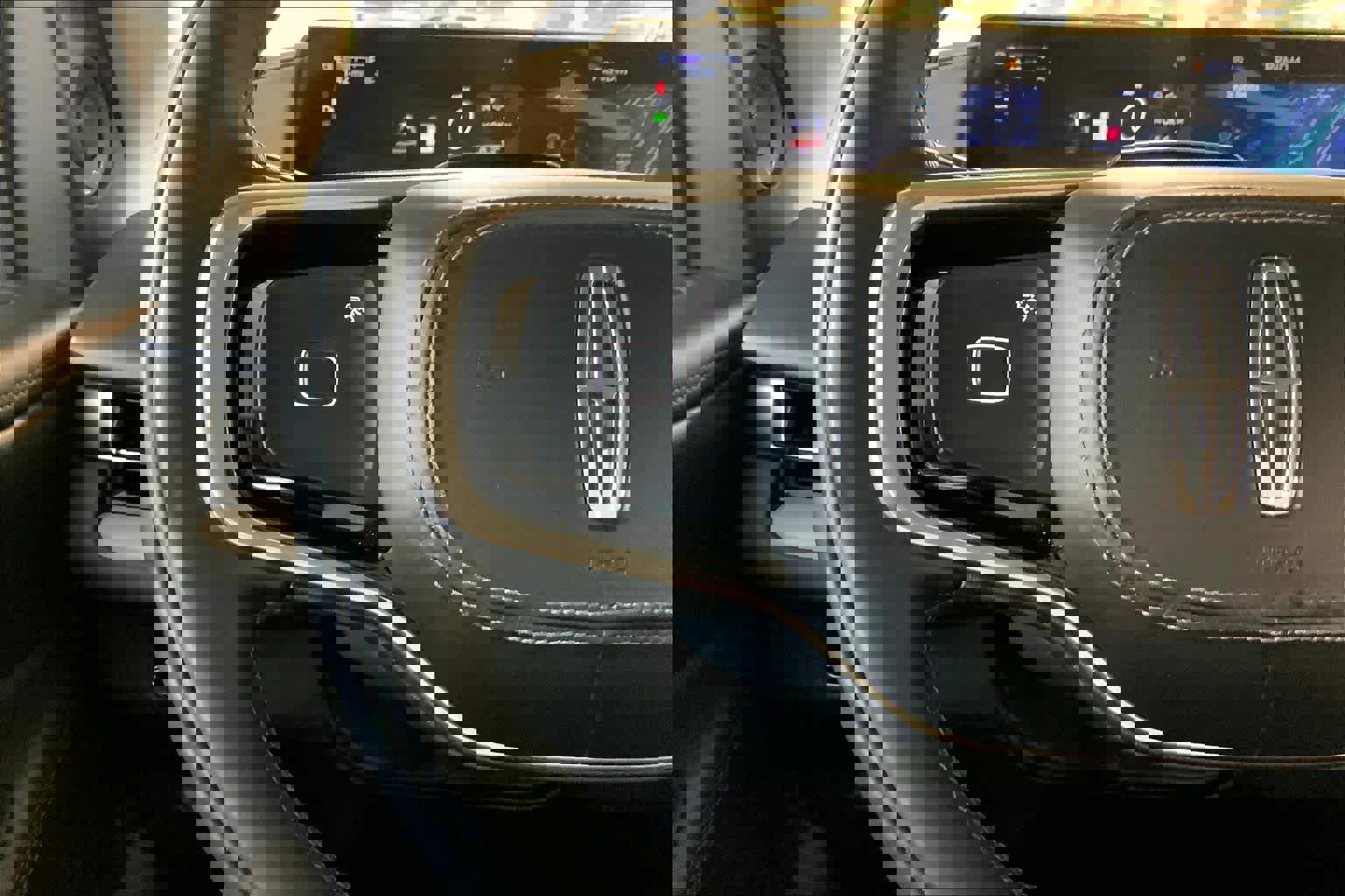 Used 2025 Lincoln Navigator Reserve image 23