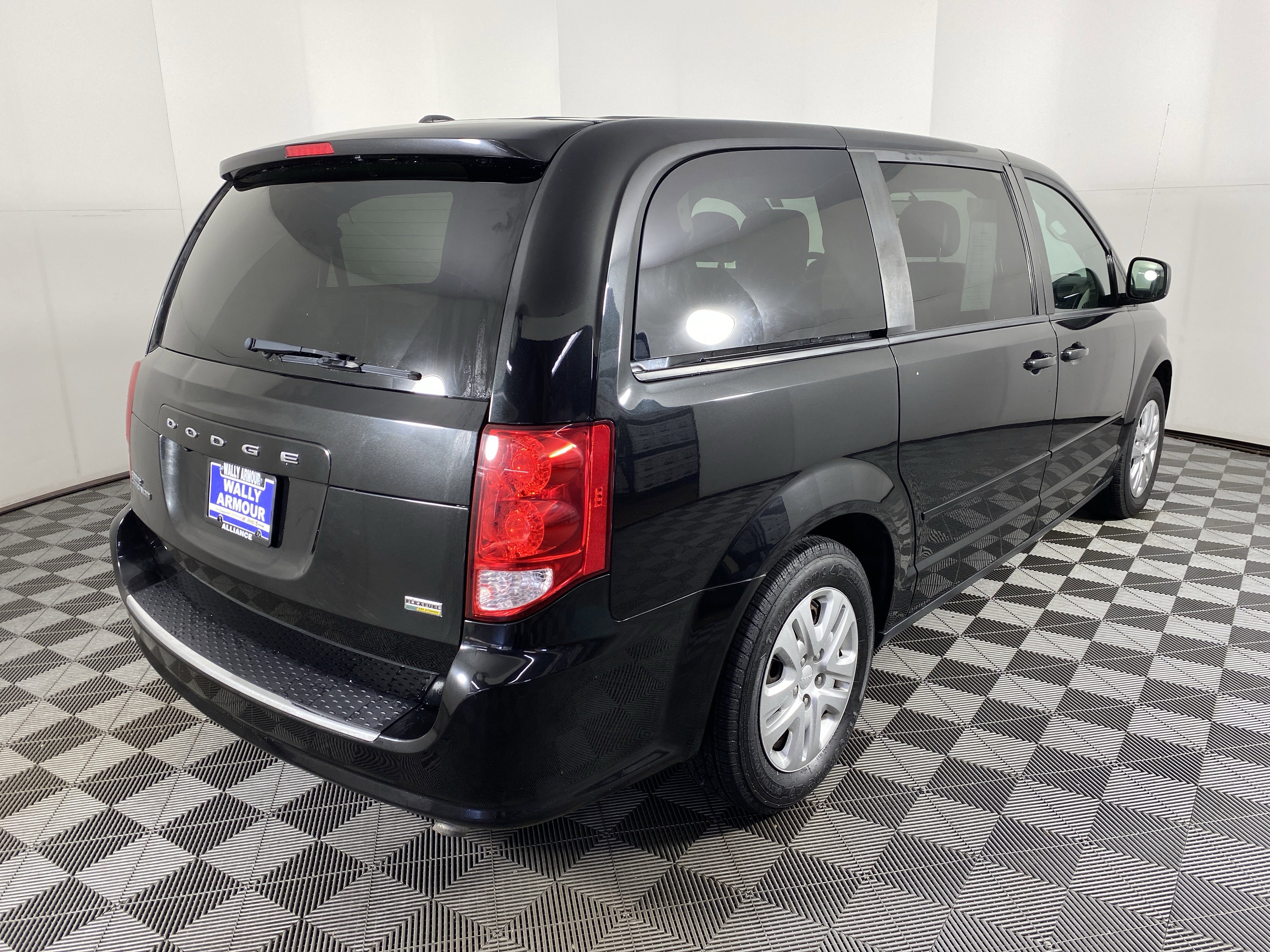 Used 2017 Dodge Grand Caravan SE w/ Power Window Group image 6