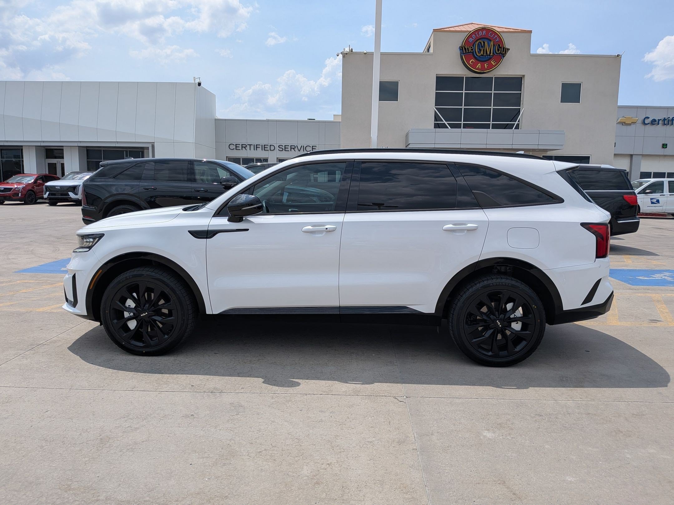 Certified 2022 Kia Sorento SX AWD/4WD image 2