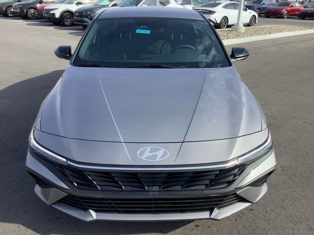 Used 2025 Hyundai Elantra SEL w/ Cargo Package FWD image 3