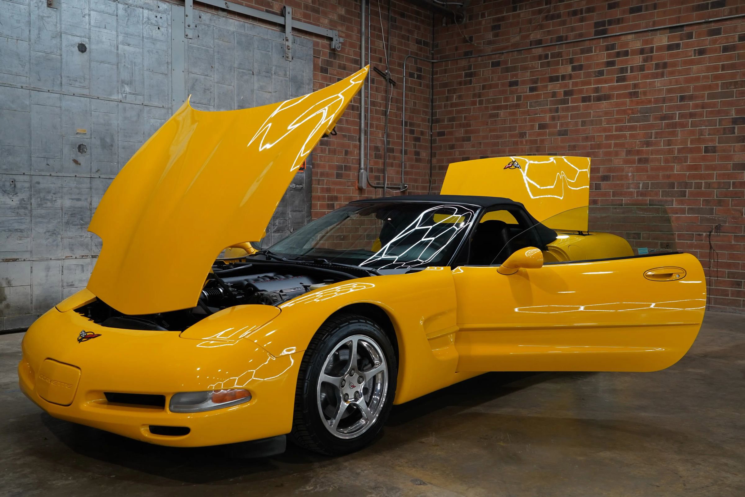 Used 2002 Chevrolet Corvette Coupe w/ Preferred Equipment Group2 RWD image 25