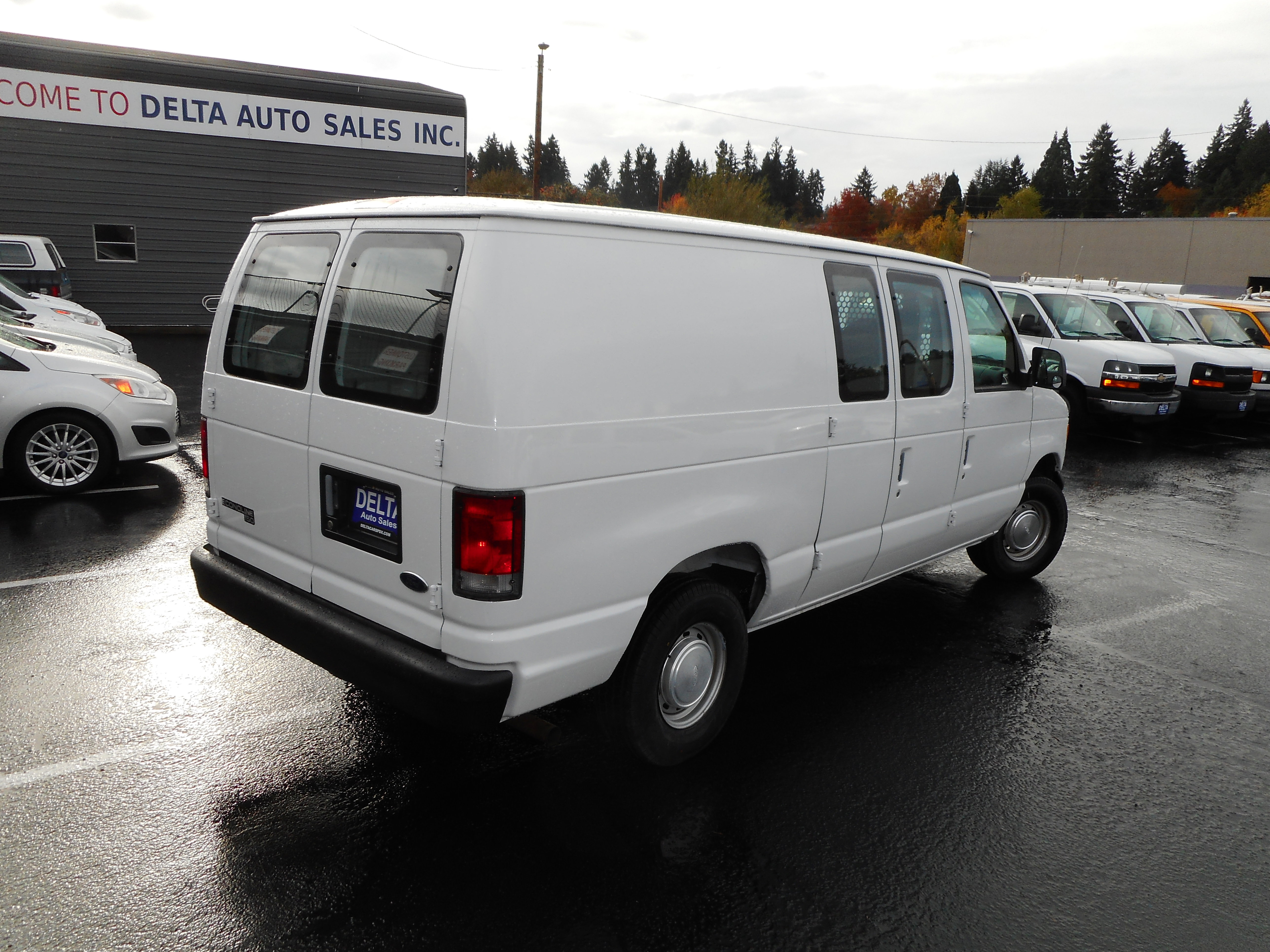 Used 1998 Ford E-150 and Econoline 150 image 8