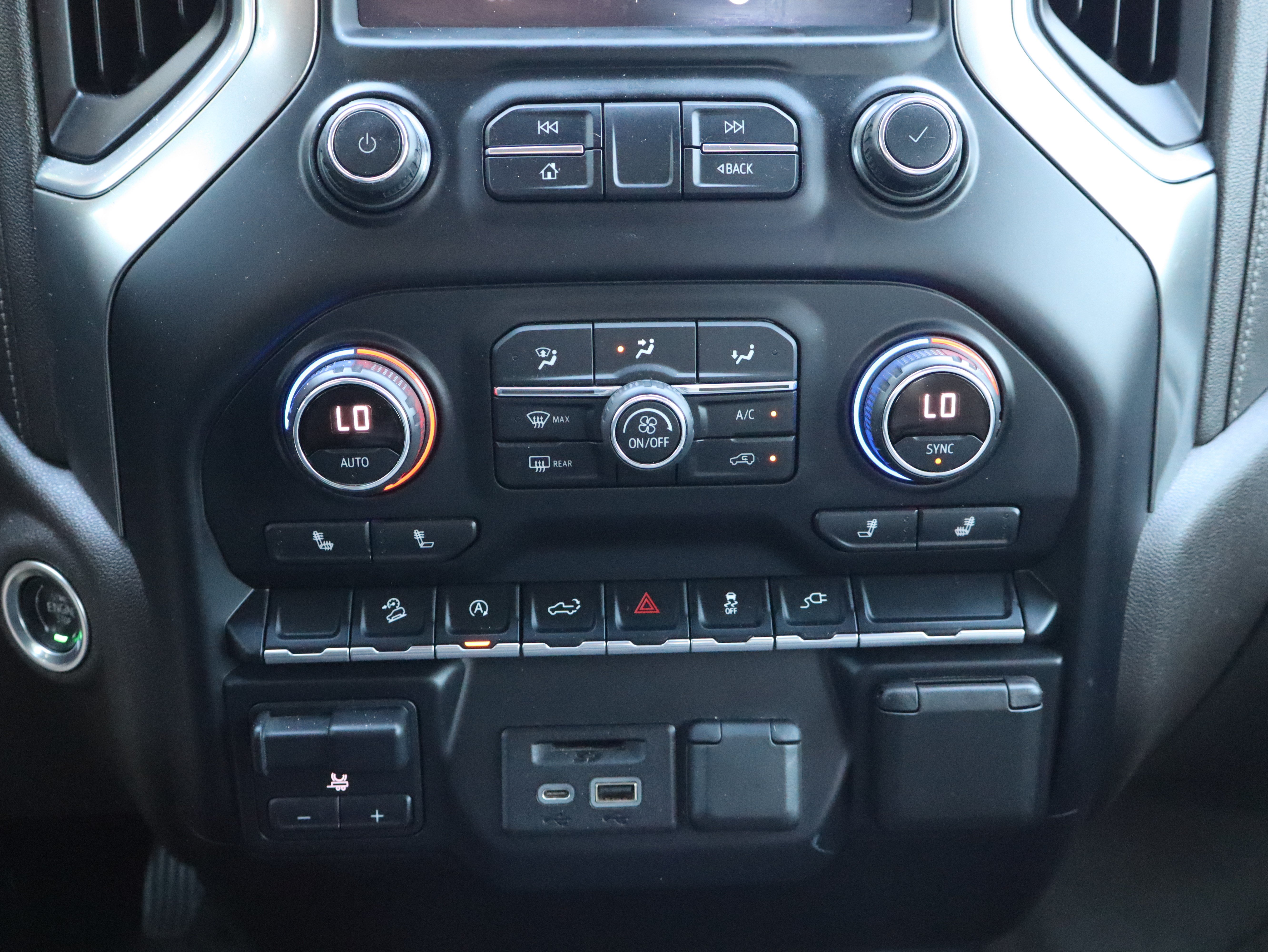 Used 2020 Chevrolet Silverado 1500 LT w/ All-Star Edition AWD/4WD image 39