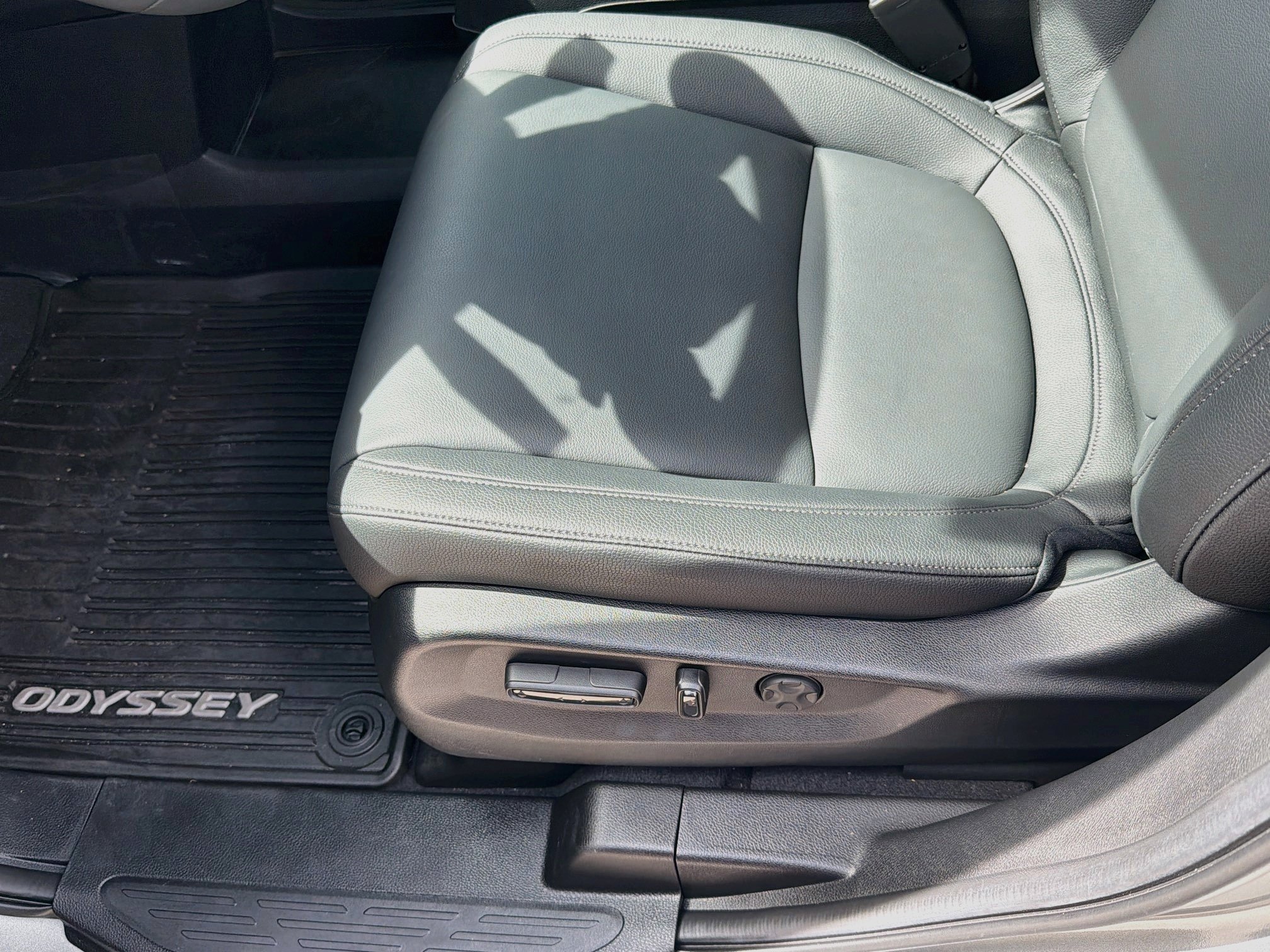 Certified 2026 Honda Odyssey EX-L image 32