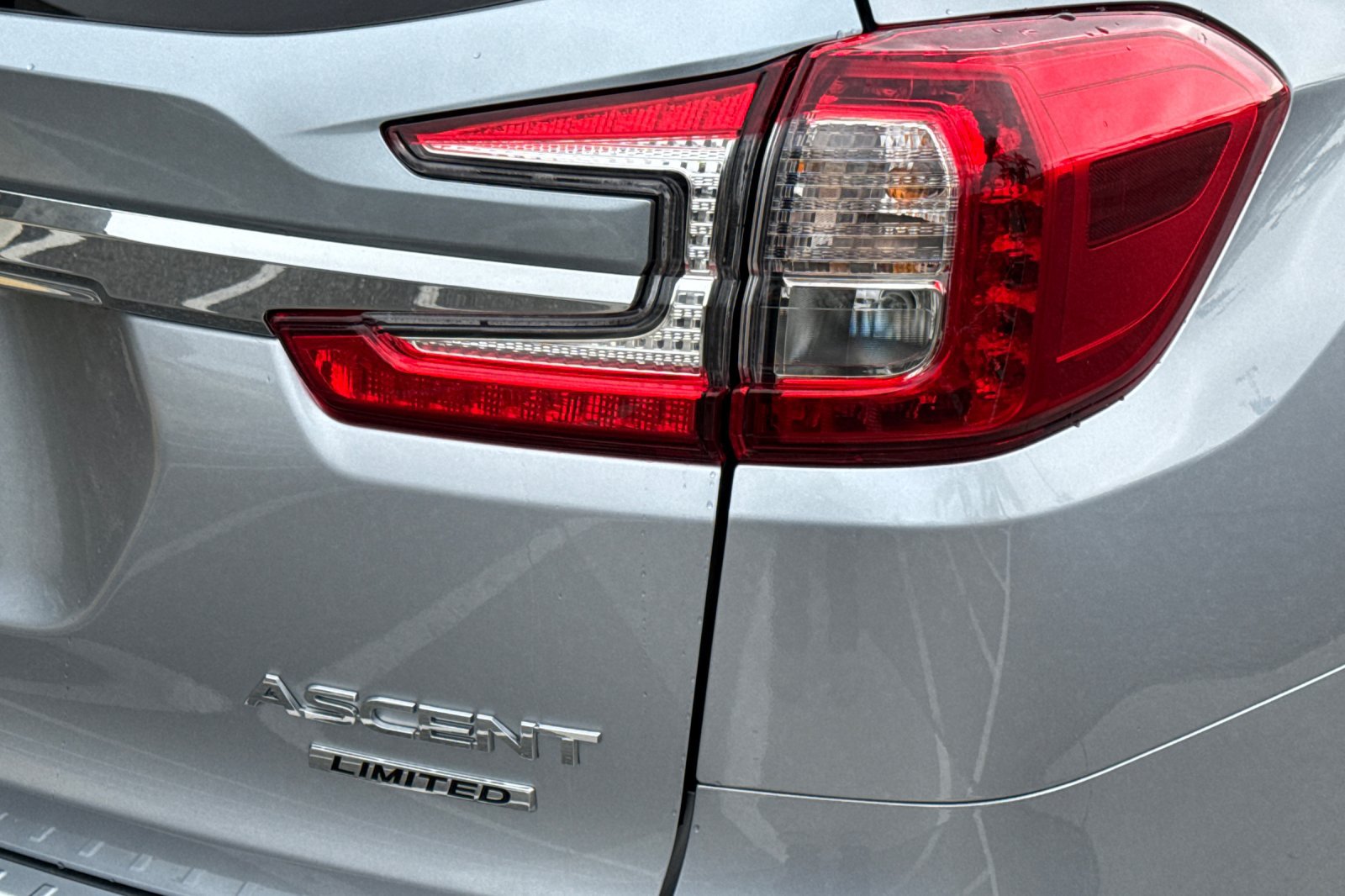 Used 2025 Subaru Ascent Limited AWD/4WD image 28