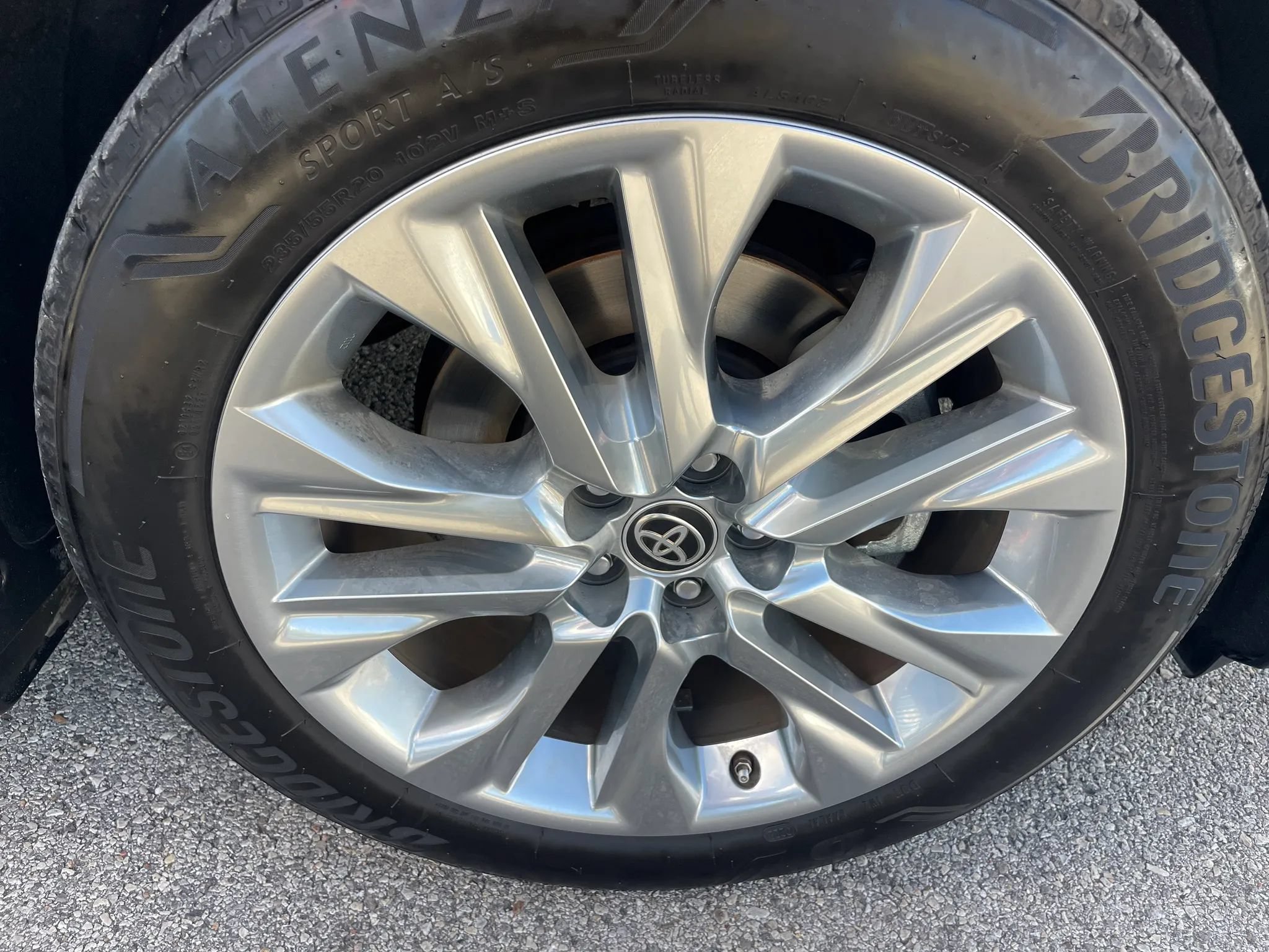 Used 2020 Toyota Highlander Limited FWD image 5