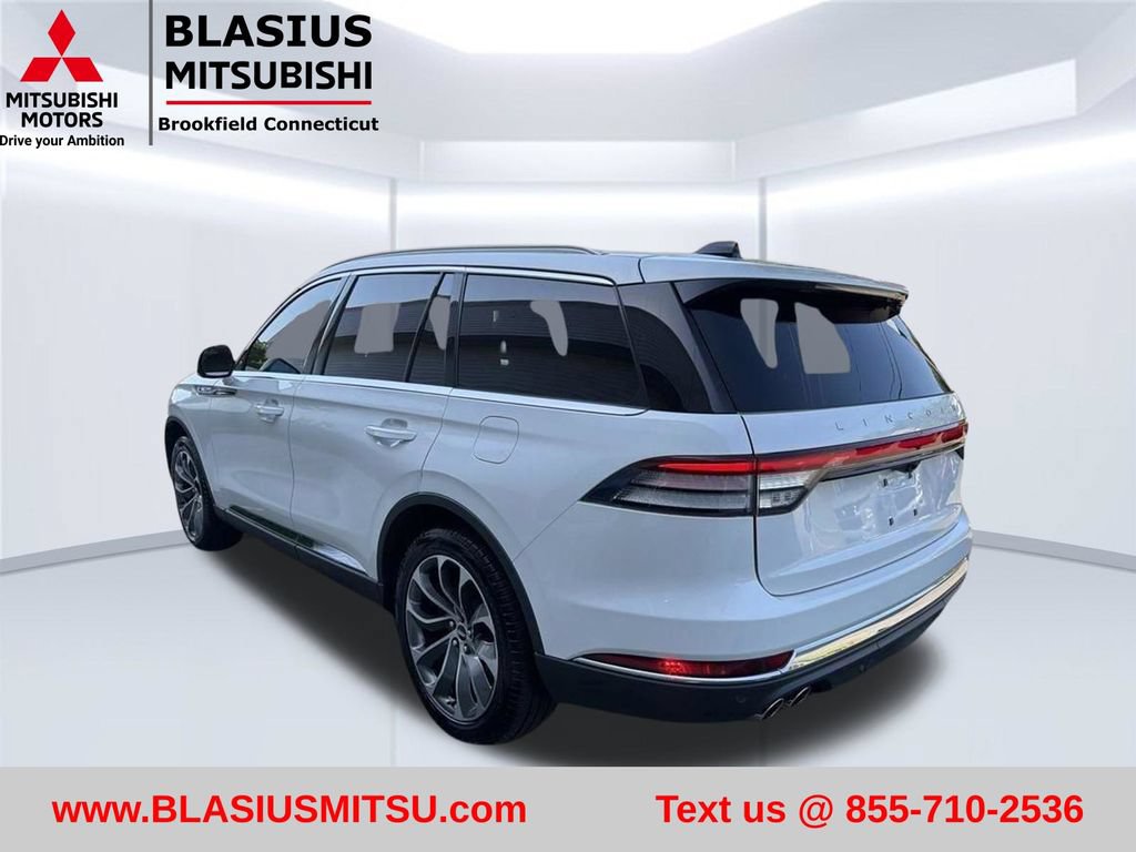Used 2025 Lincoln Aviator Reserve AWD/4WD image 9