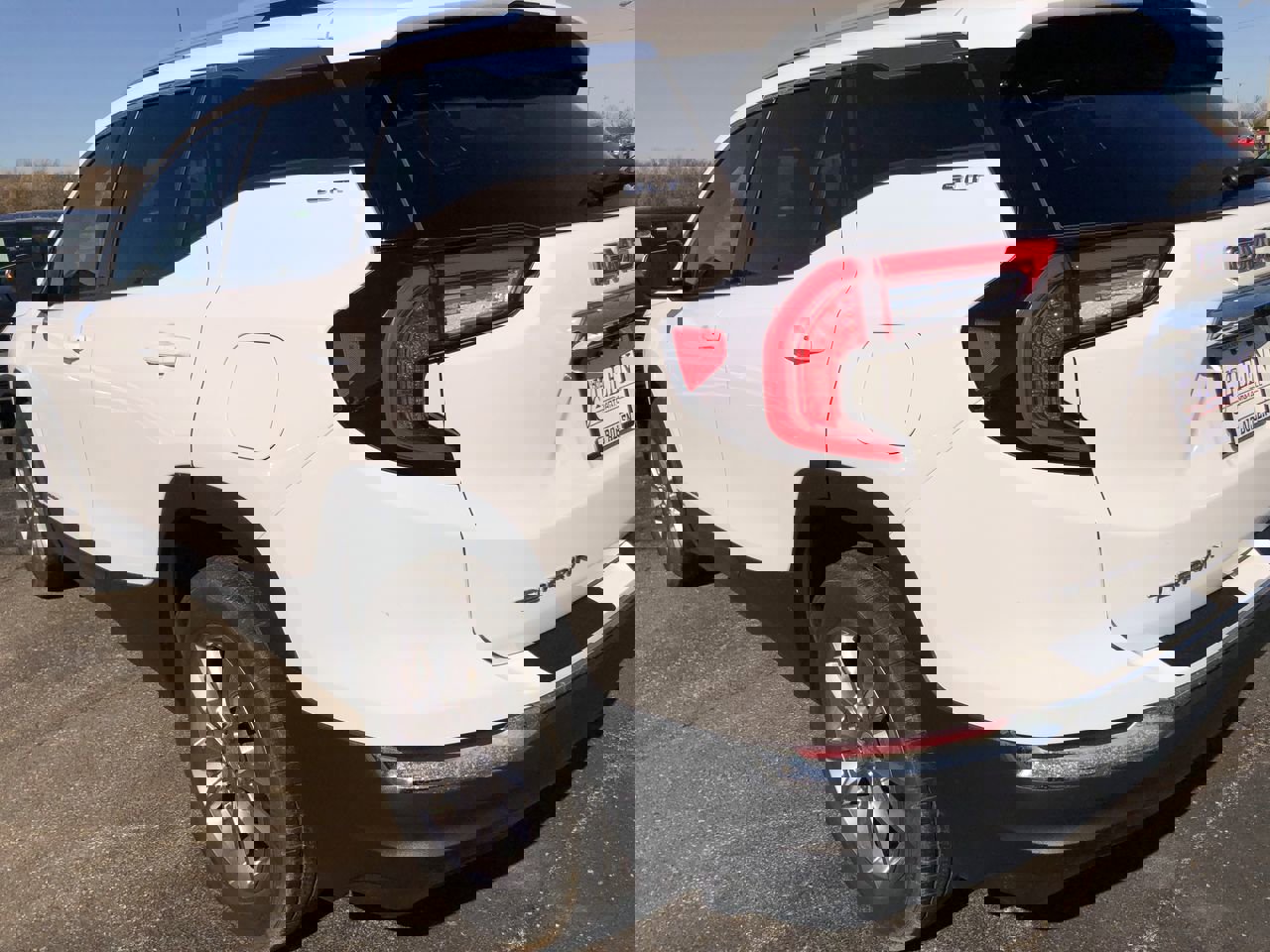 Used 2022 GMC Terrain SLT image 4