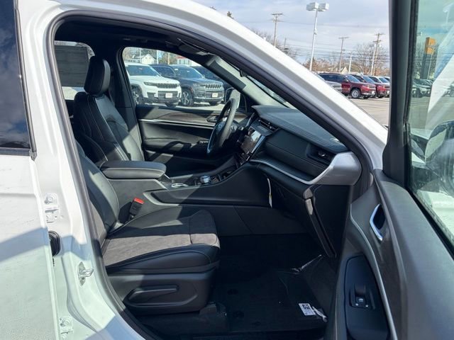 New 2026 Jeep Grand Cherokee Altitude image 28