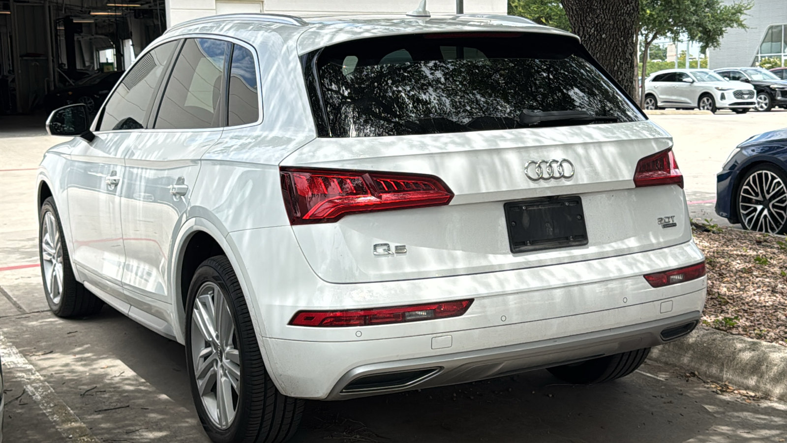 Used 2018 Audi Q5 2.0T Premium Plus w/ Premium Plus Package AWD/4WD image 4
