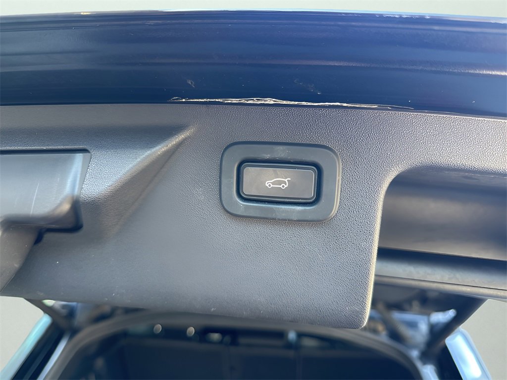 Used 2020 Land Rover Discovery Sport SE R-Dynamic image 13