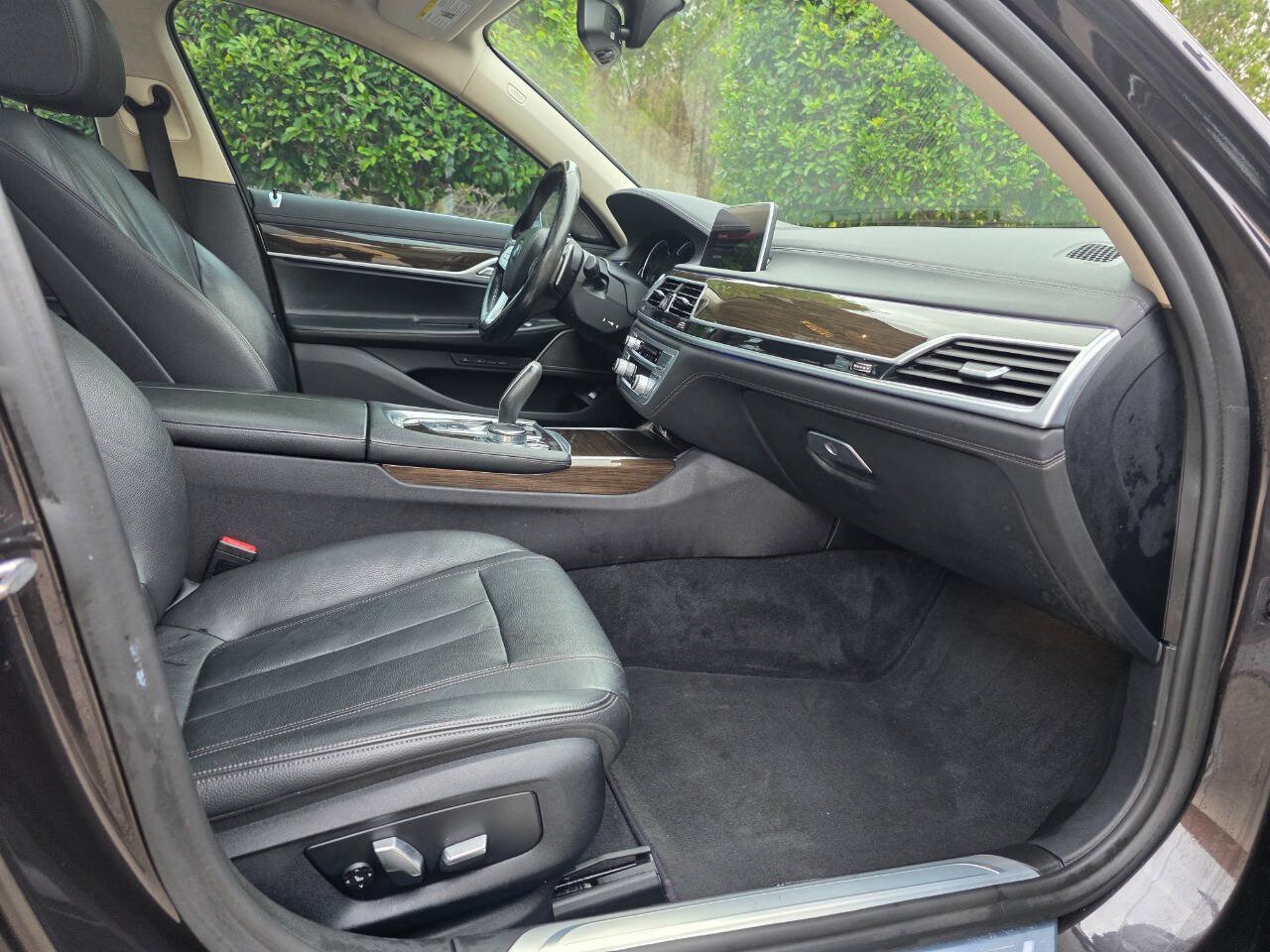 Used 2019 BMW 740i xDrive AWD/4WD image 39