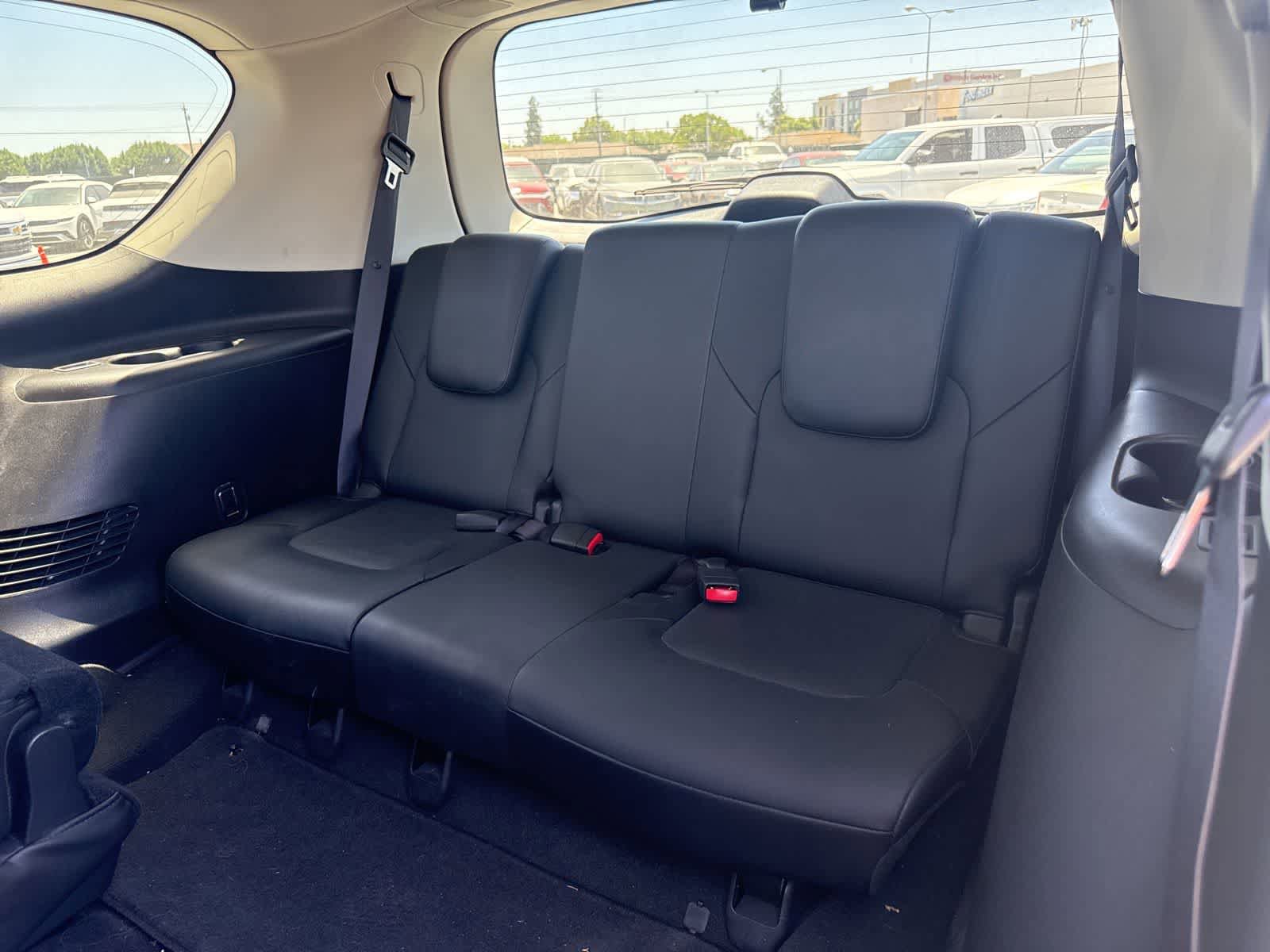 Used 2016 INFINITI QX80 4WD w/ Driver's Assistance Package image 15