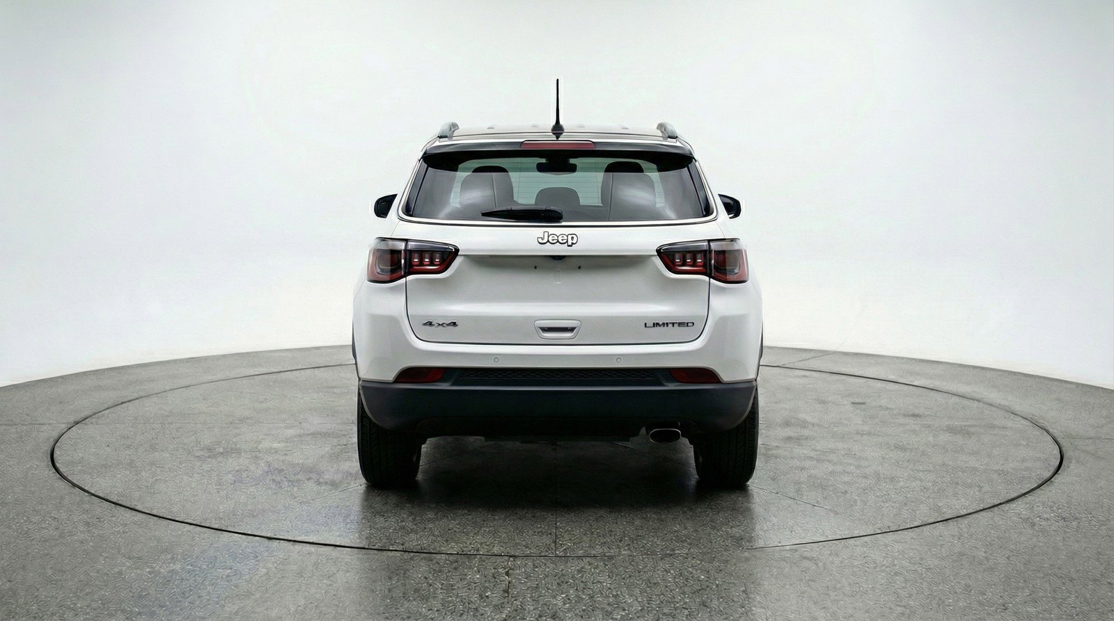 Used 2025 Jeep Compass Latitude image 7