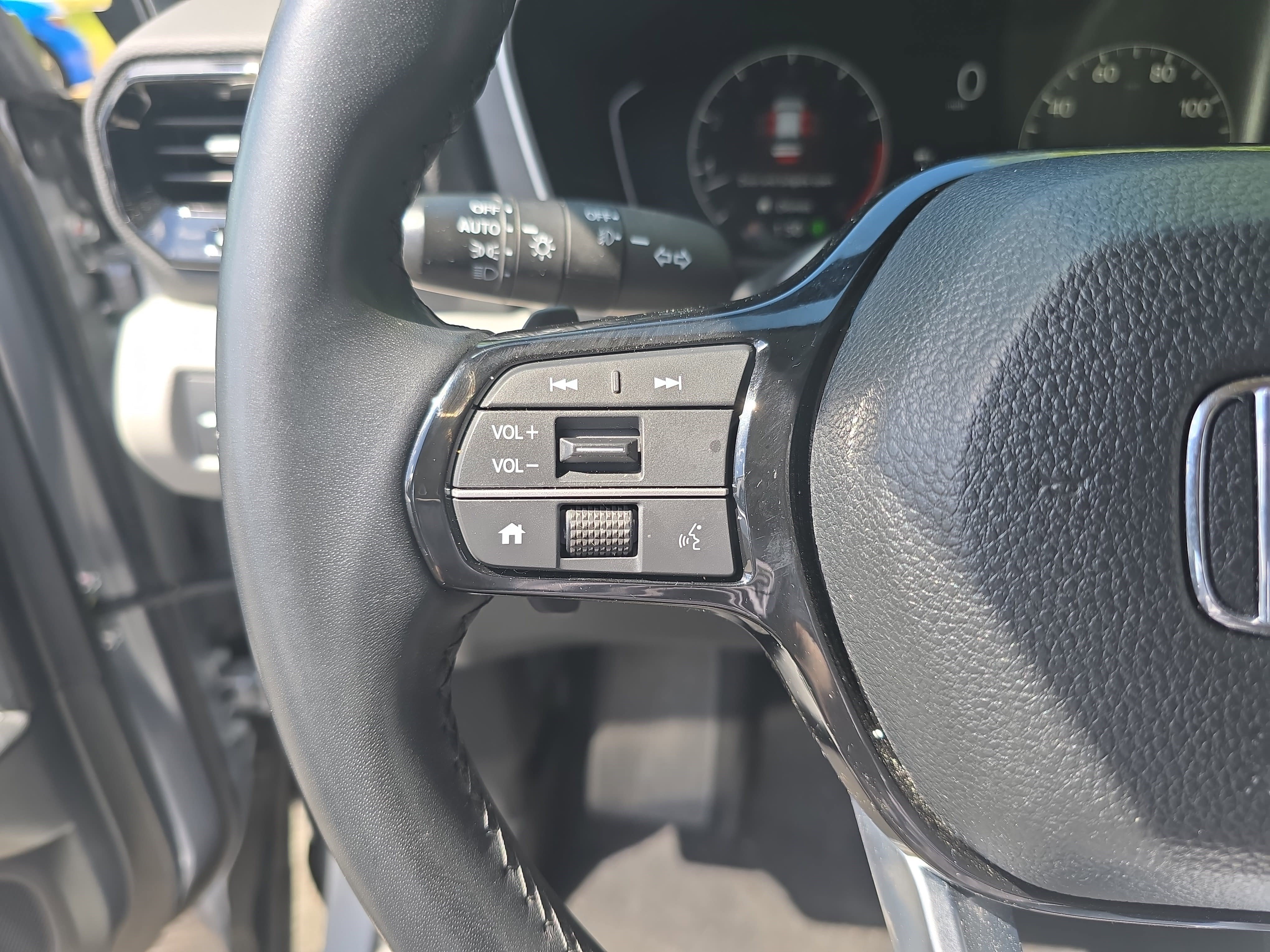 Used 2025 Honda Pilot EX-L image 19