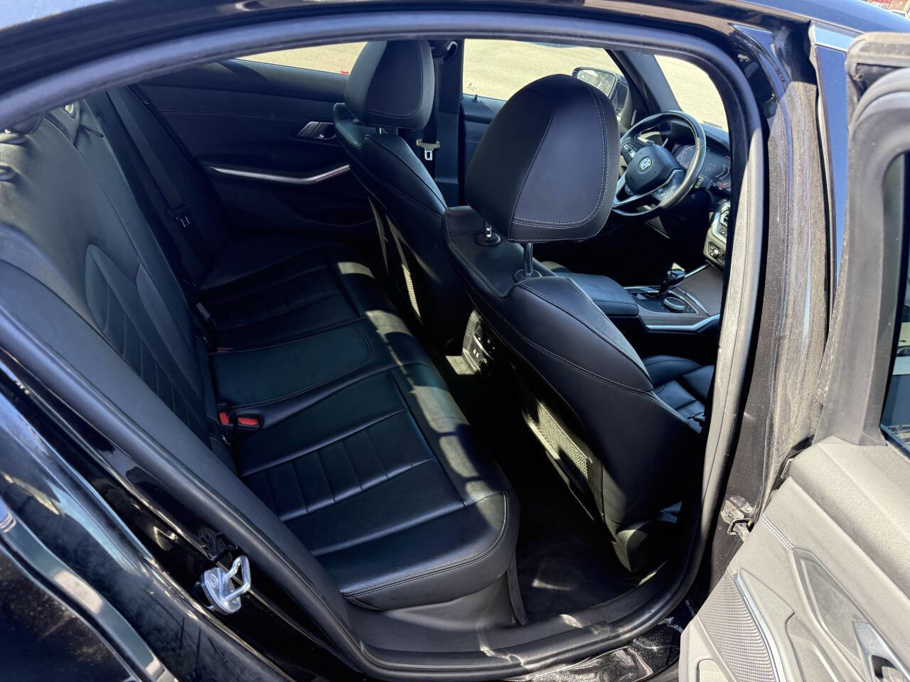 Used 2019 BMW 330i xDrive 330i xDrive AWD 4dr Sedan w/ Convenience Package image 16