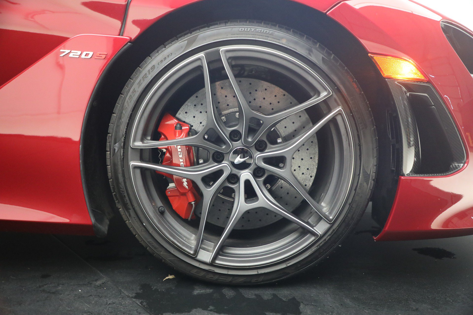 Used 2019 McLaren 720S Performance RWD image 44