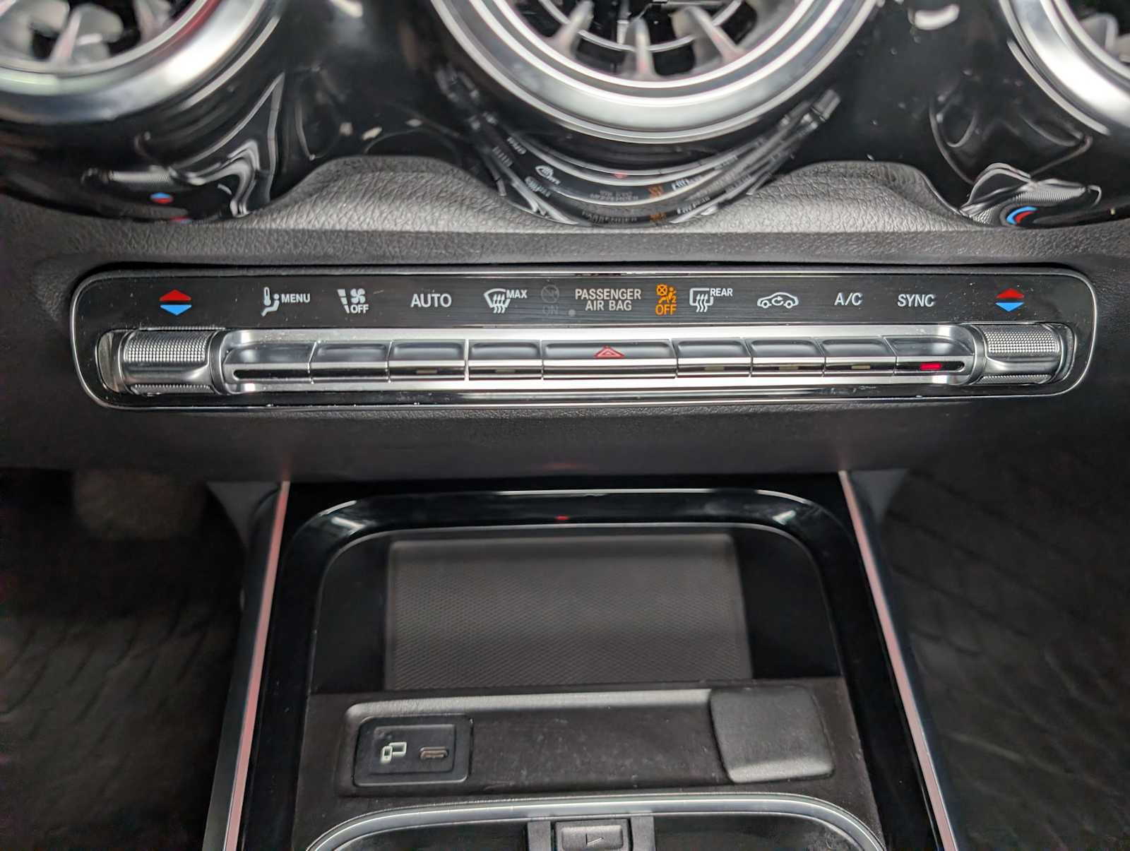 Used 2022 Mercedes-Benz GLB 250 4MATIC image 27