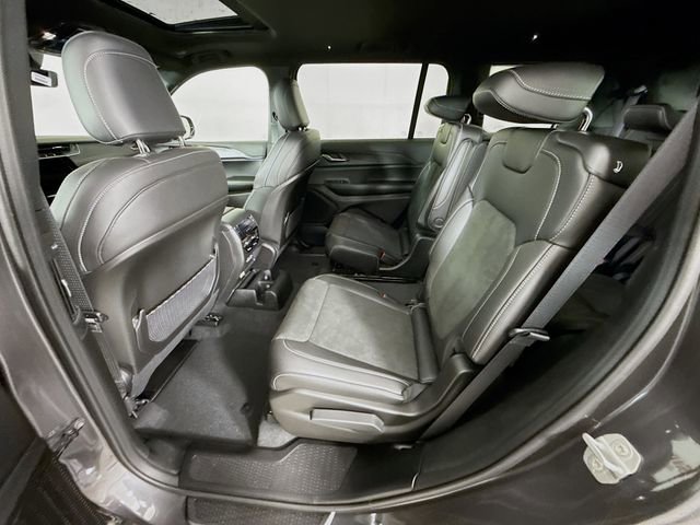 Used 2025 Jeep Grand Cherokee L Altitude image 24