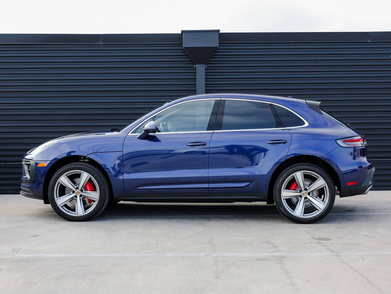 Certified 2026 Porsche Macan S AWD/4WD image 2