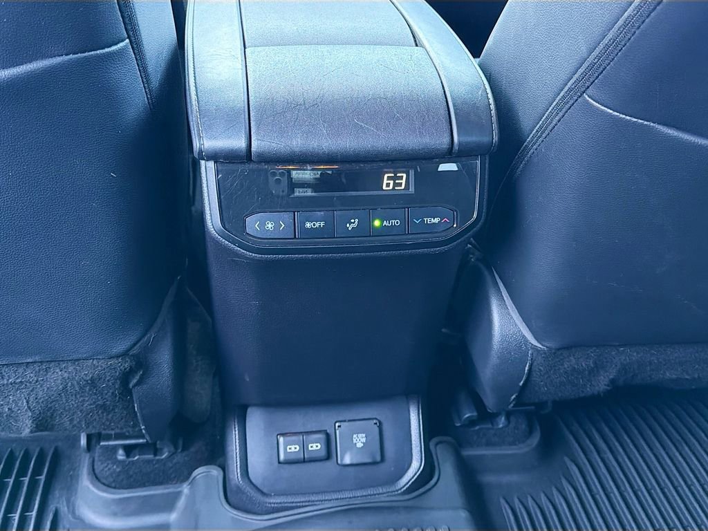 Used 2023 Toyota Highlander Limited image 23