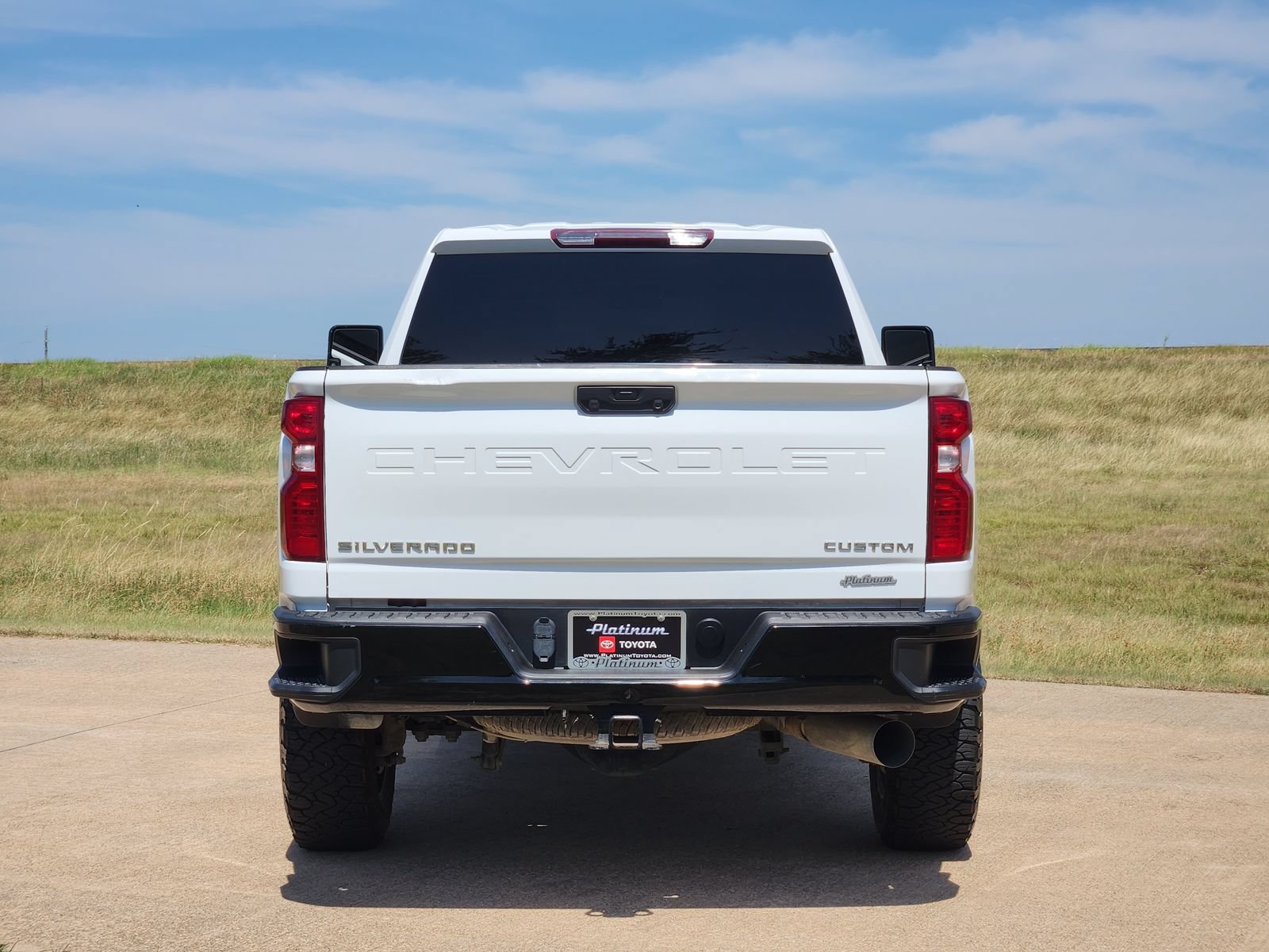 Used 2023 Chevrolet Silverado 2500 Custom w/ Custom Value Package AWD/4WD image 8