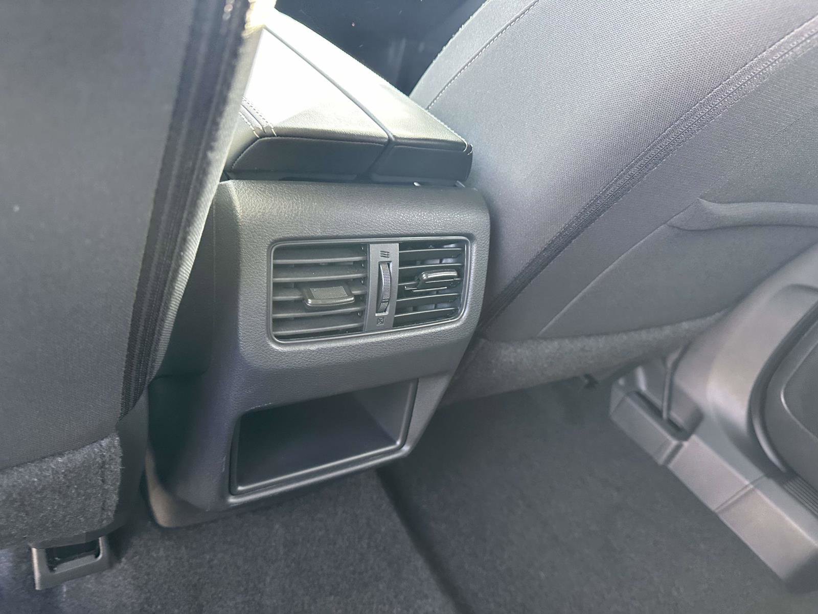 Used 2025 Nissan Rogue S image 10