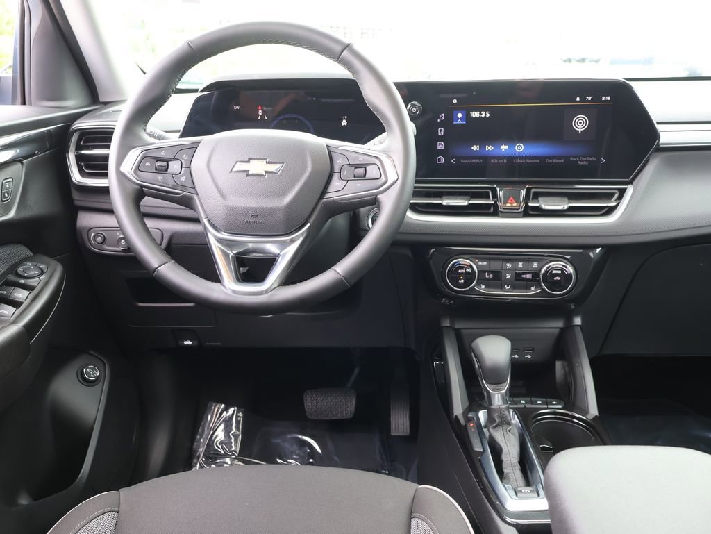 Used 2024 Chevrolet TrailBlazer LT w/ Convenience Package FWD image 20