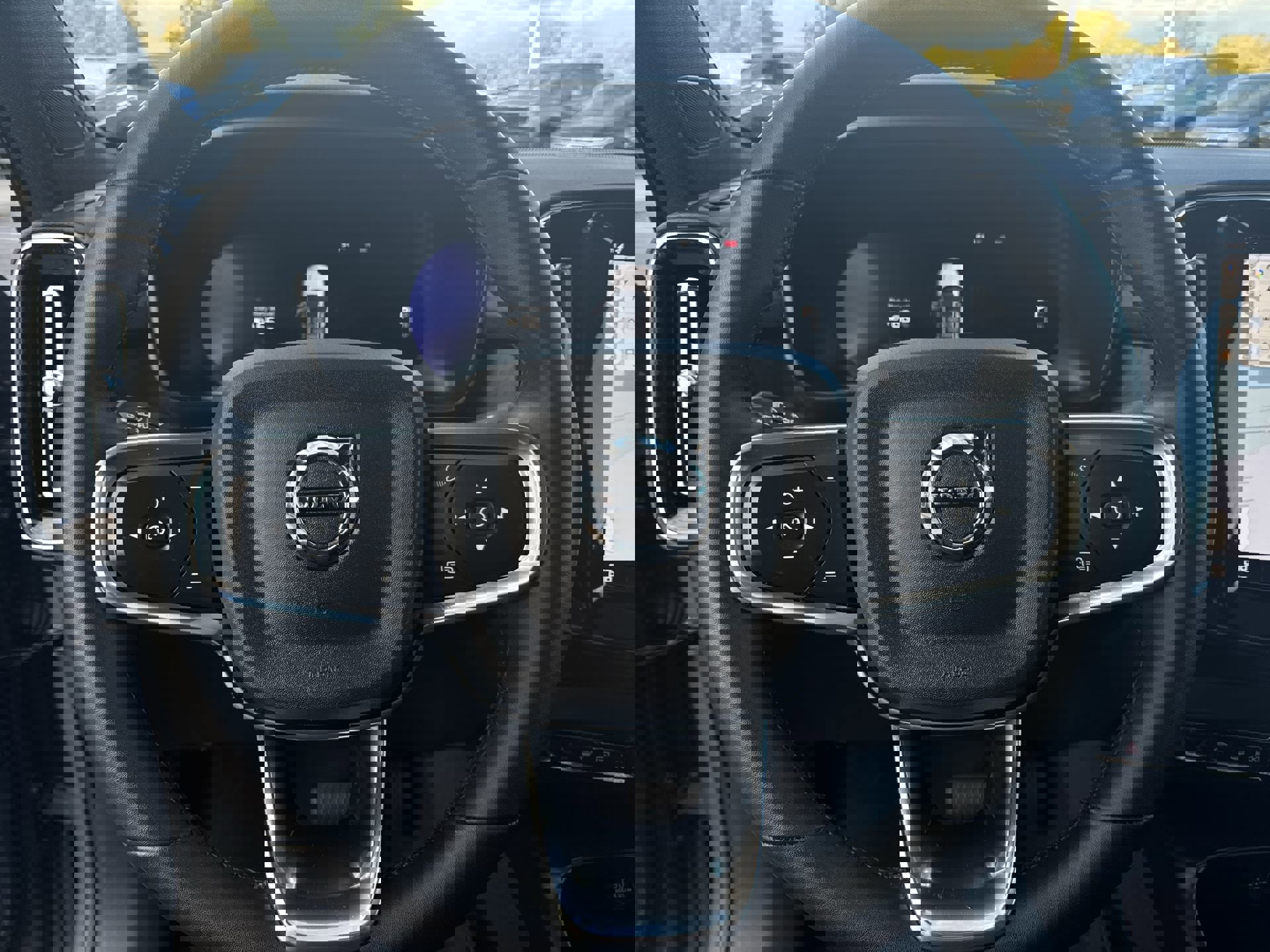 Used 2023 Volvo C40 P8 Recharge Ultimate image 17