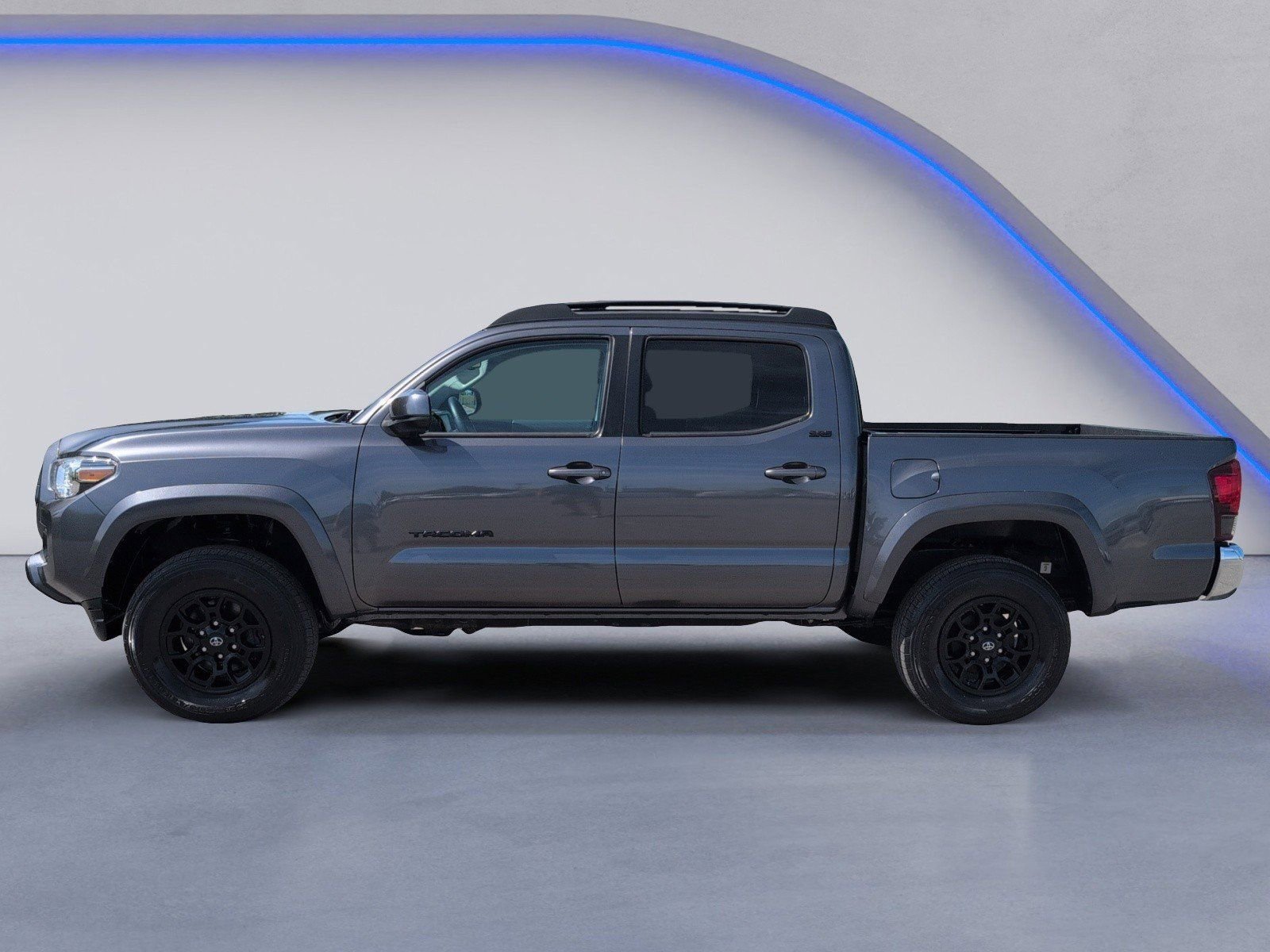 Used 2021 Toyota Tacoma SR5 w/ Blackout Package (TMS) image 12