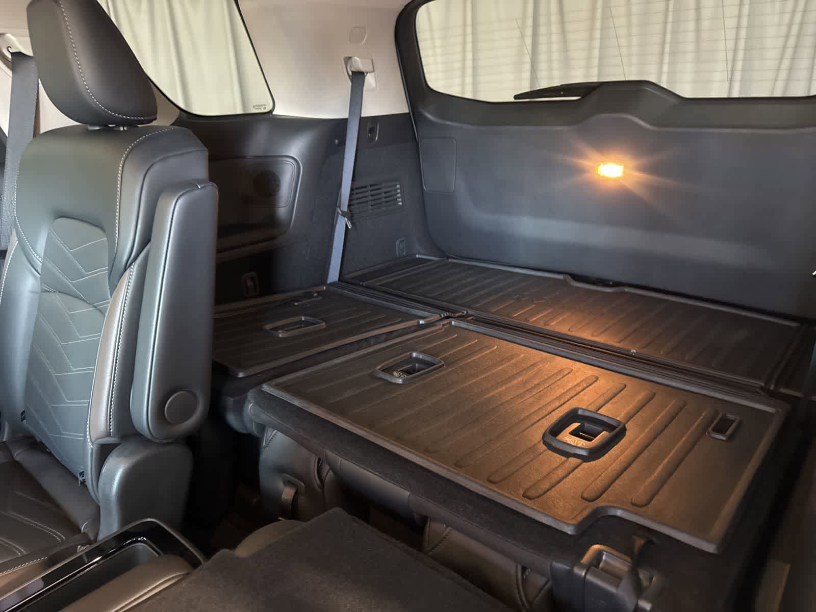 Used 2023 Nissan Pathfinder Platinum FWD image 18