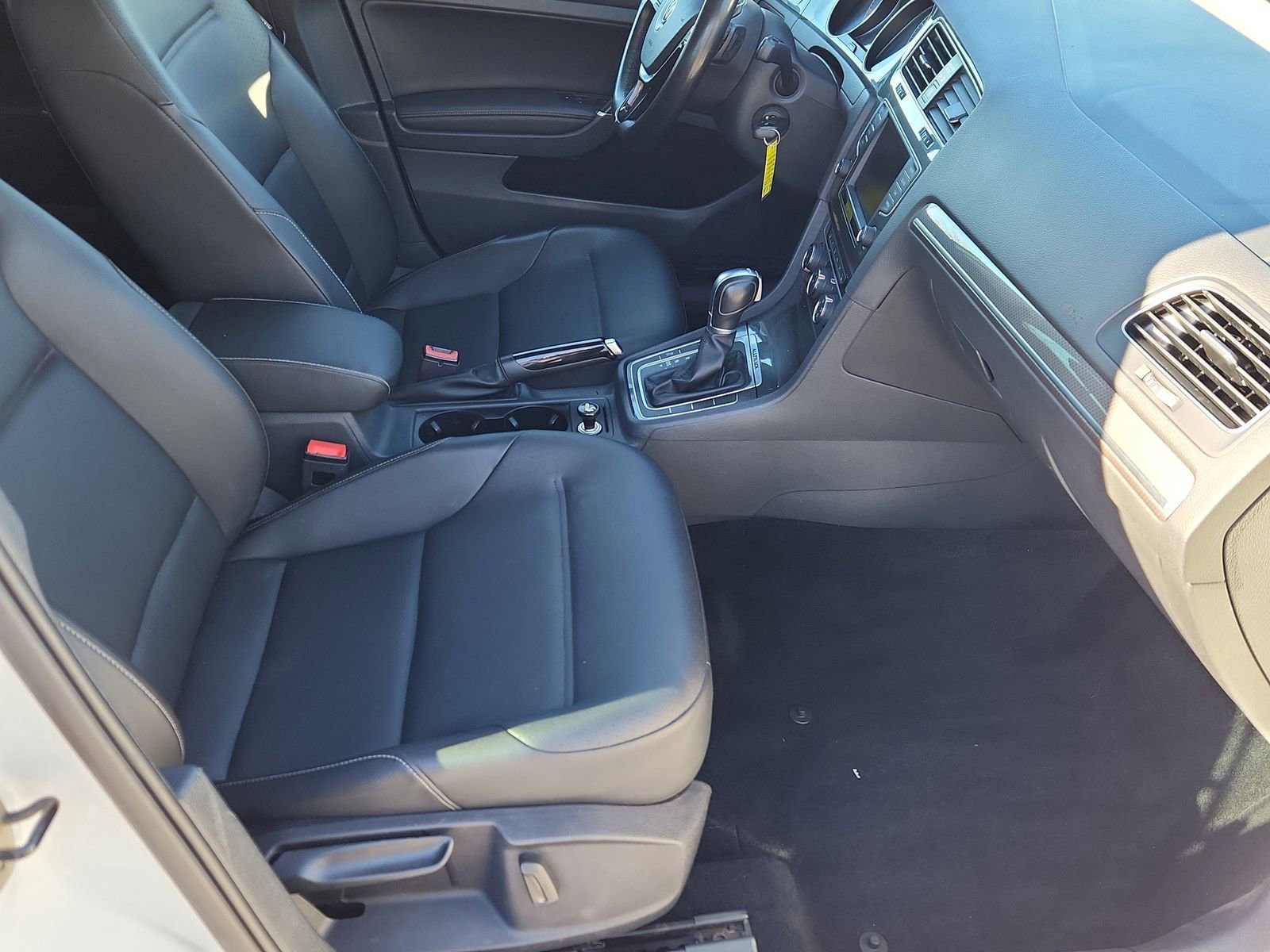 Used 2017 Volkswagen Golf Alltrack SEL image 15