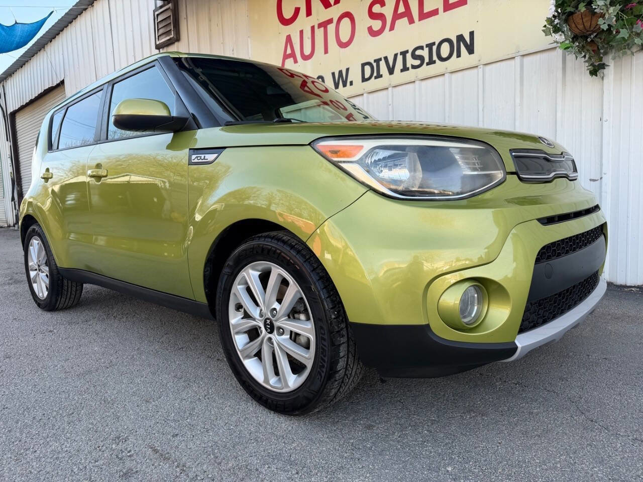 Used 2017 Kia Soul + image 9