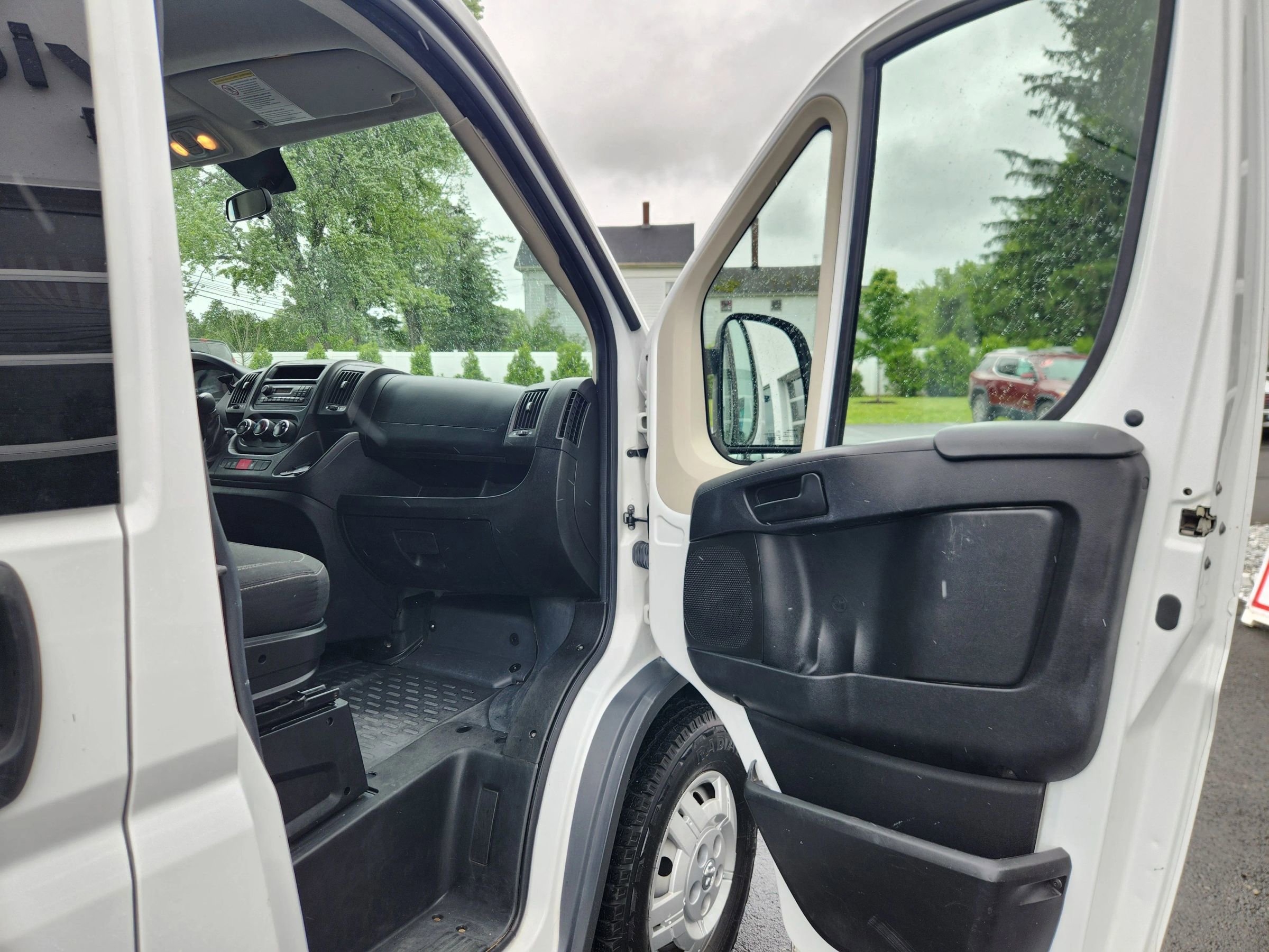 Used 2016 RAM ProMaster 1500 w/ Premium Appearance Group FWD image 31