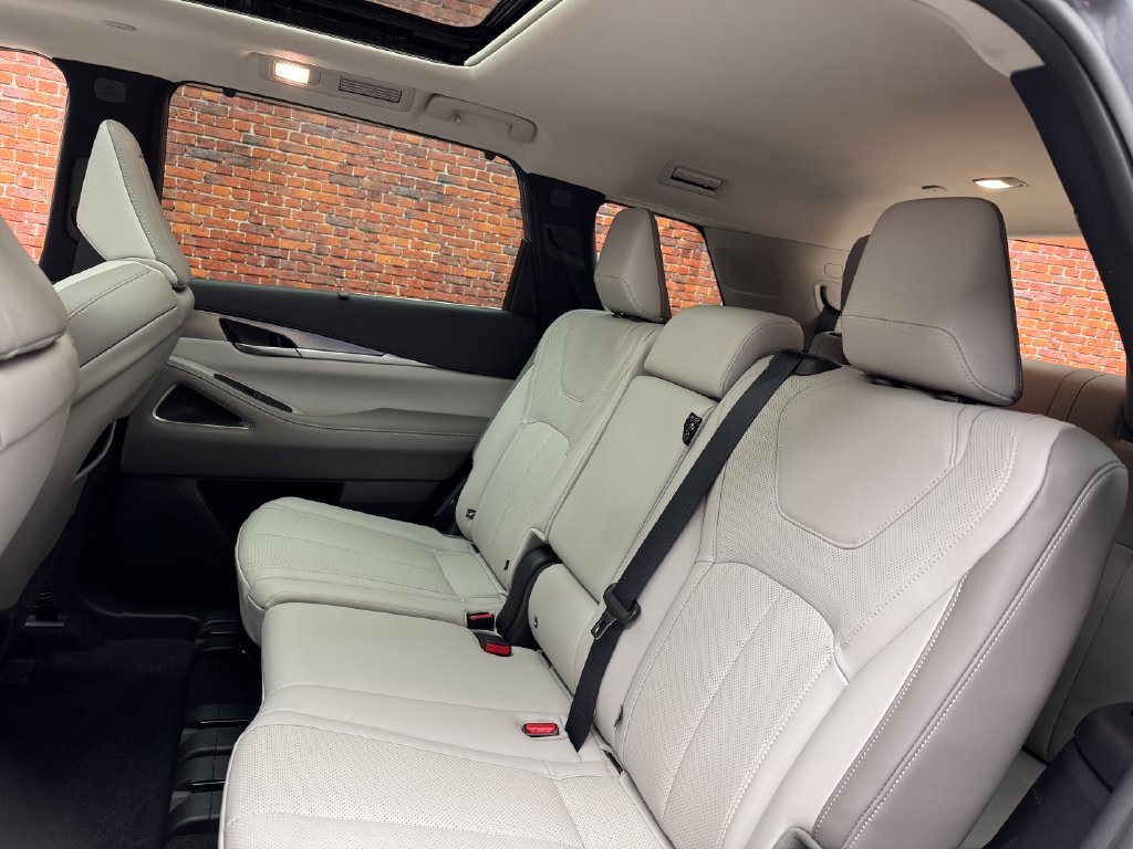 Used 2026 INFINITI QX60 Luxe w/ Cargo Package AWD/4WD image 27