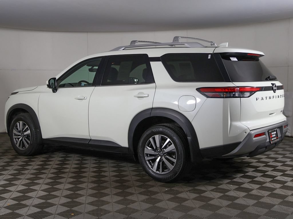 Used 2023 Nissan Pathfinder SL AWD/4WD image 10