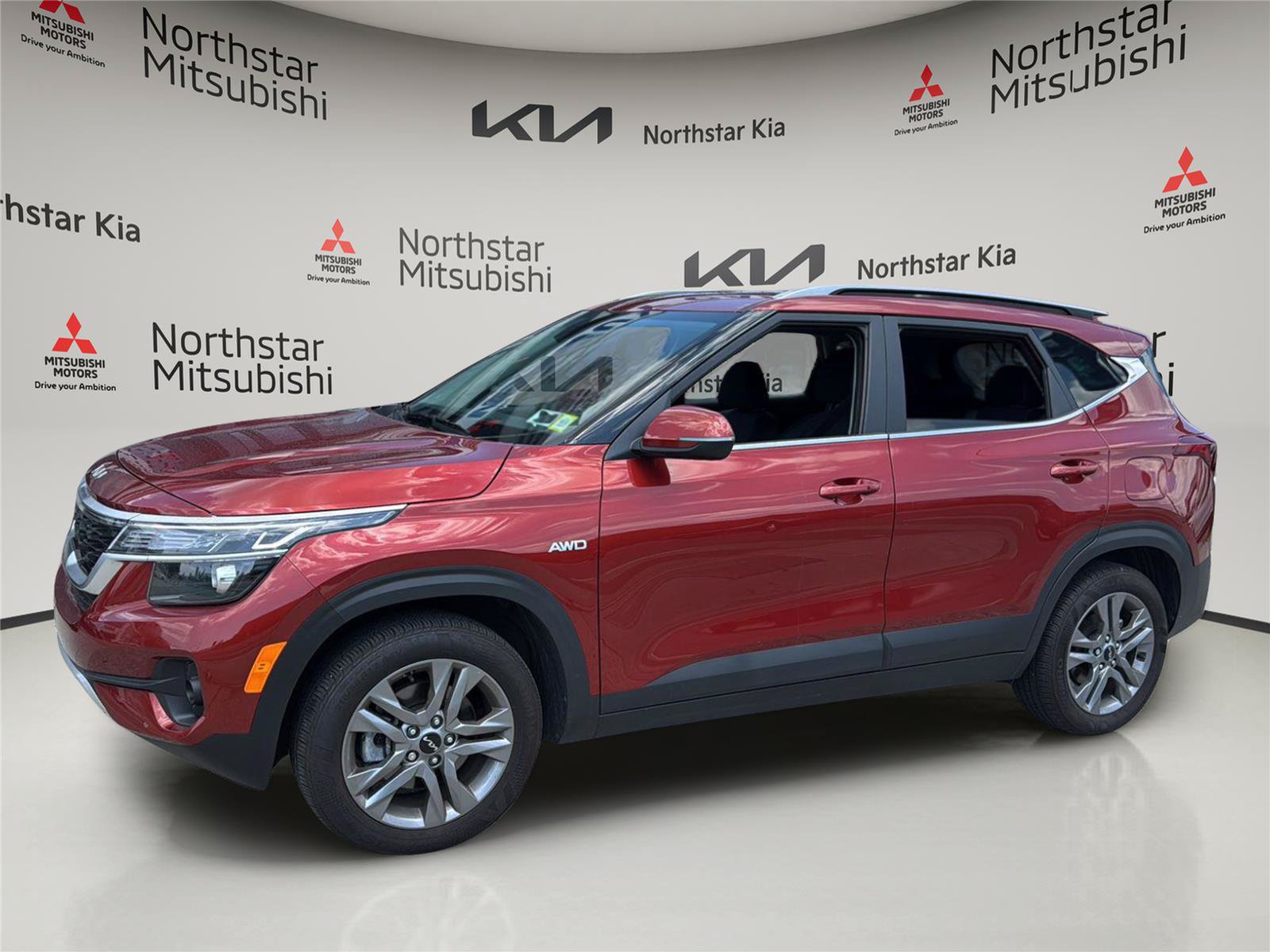 Used 2023 Kia Seltos S AWD/4WD image 2