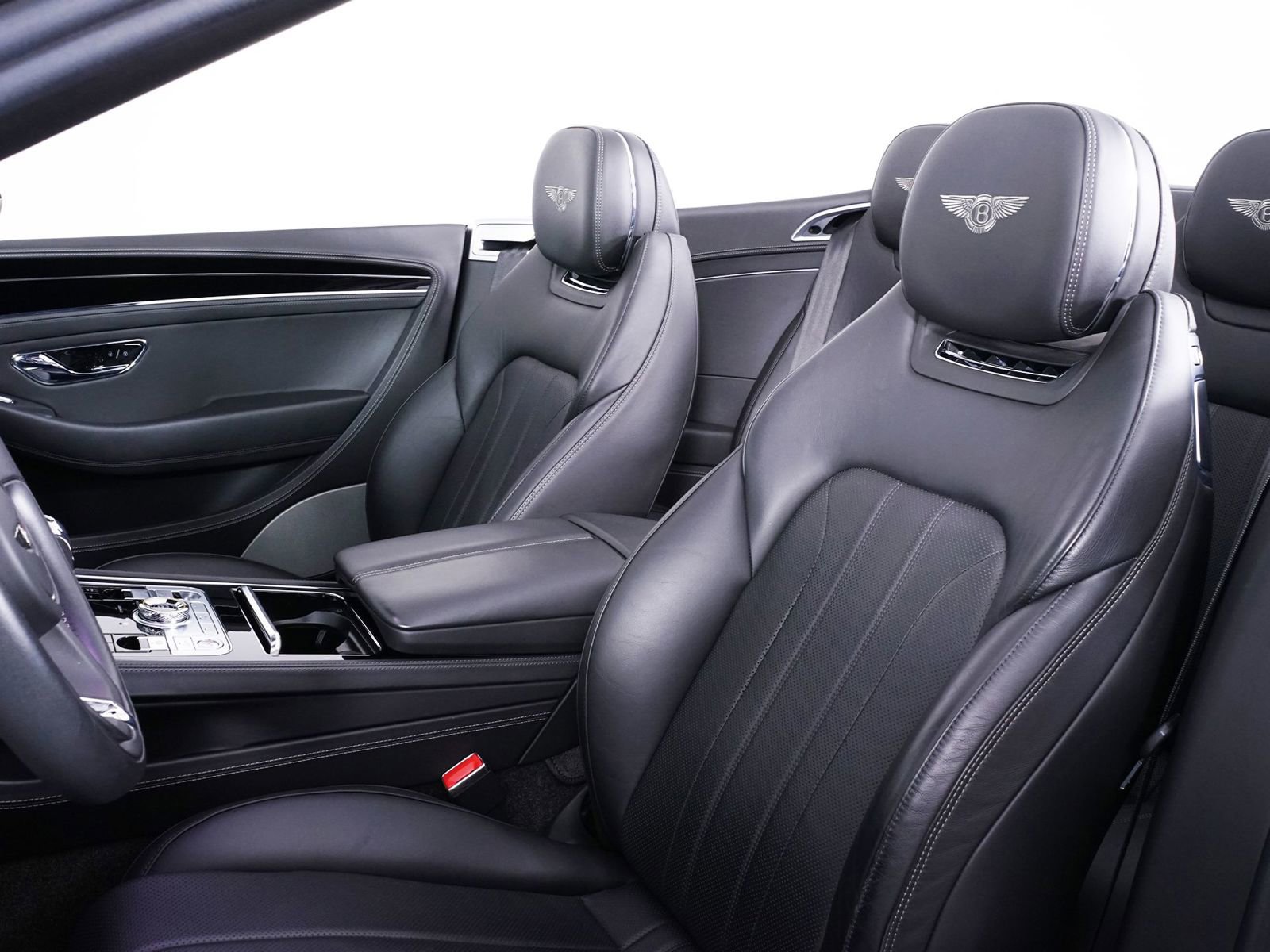 Used 2020 Bentley Continental GT image 25