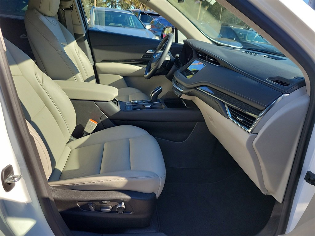 Used 2023 Cadillac XT4 Premium Luxury image 49