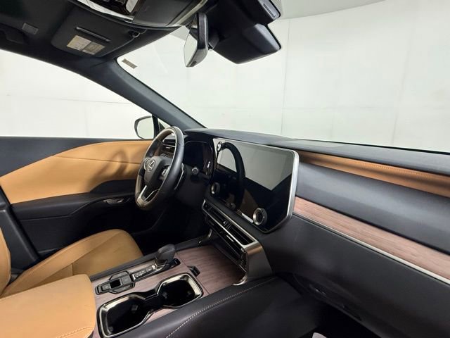 Used 2025 Lexus RX 350 Premium w/ Accessory Package (Z1) FWD image 33