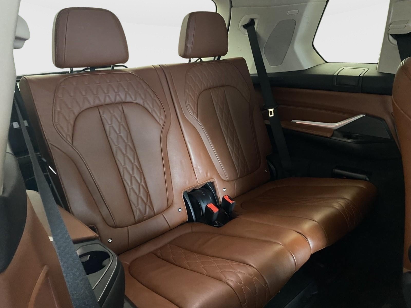 Used 2020 BMW X7 xDrive40i w/ Executive Package AWD/4WD image 14