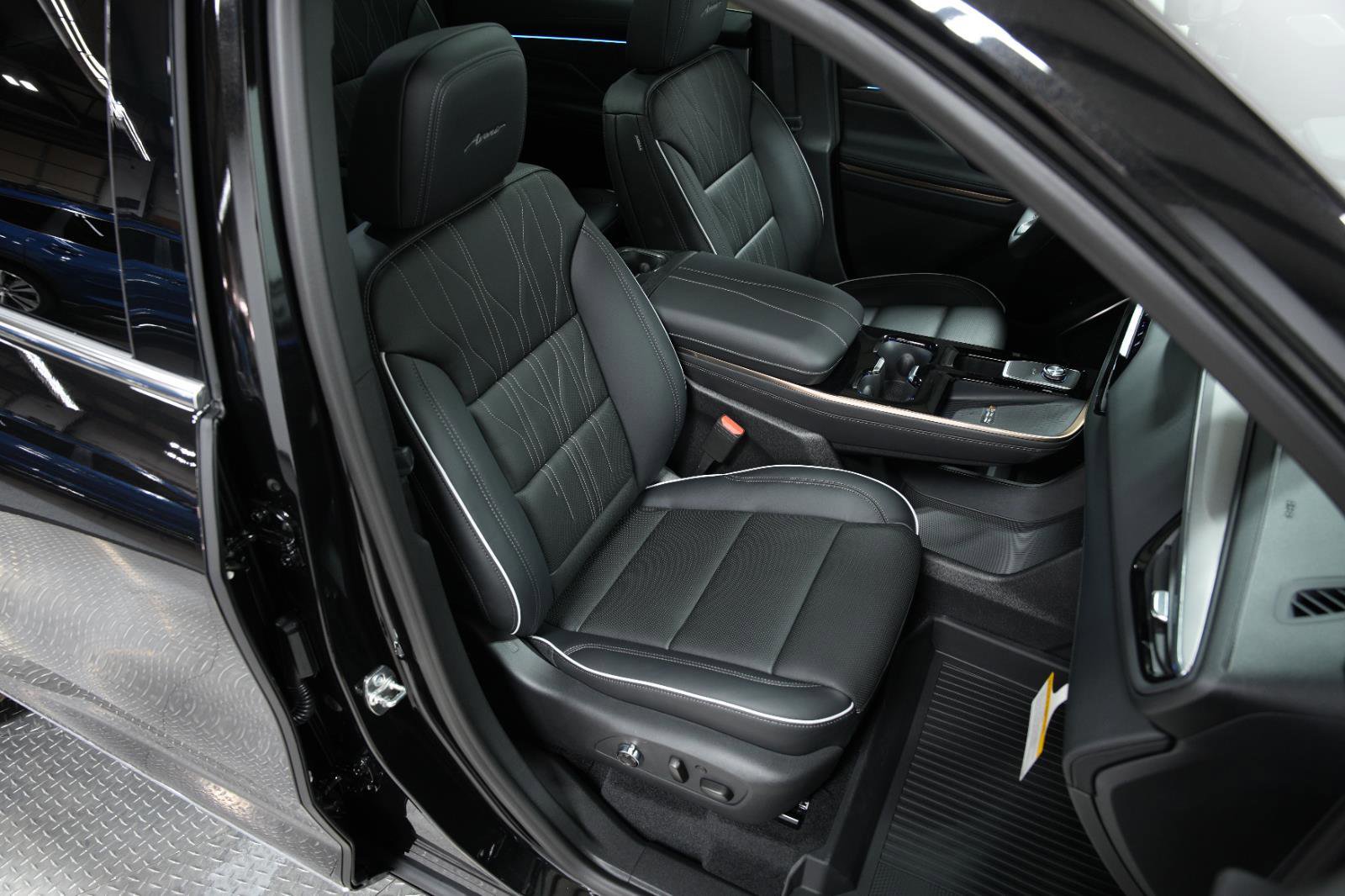 New 2026 Buick Enclave Avenir w/ Super Cruise Package image 19