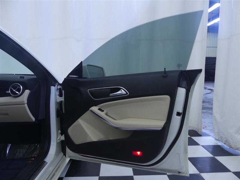 Used 2016 Mercedes-Benz CLA 250 4MATIC image 26