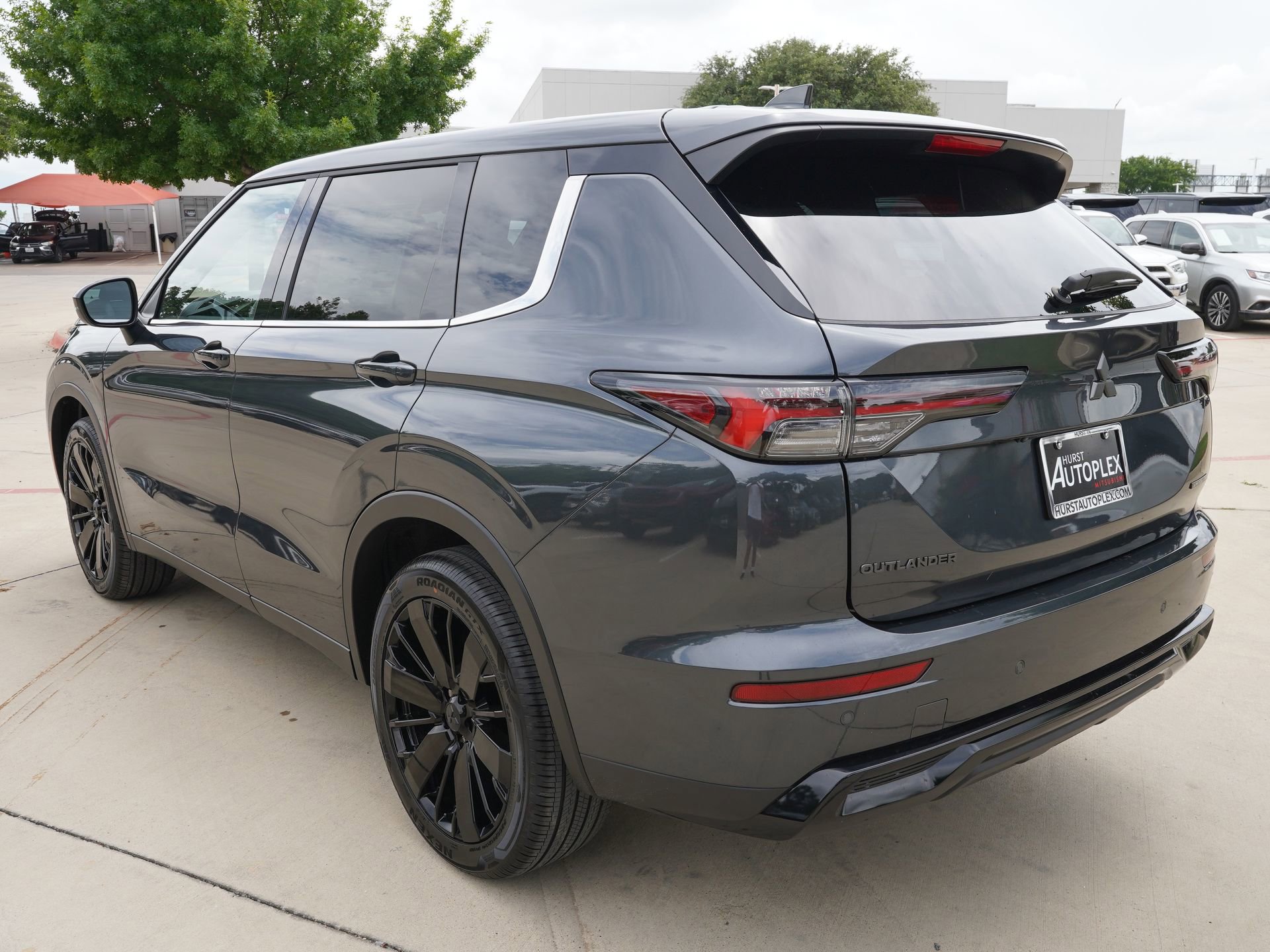 New 2026 Mitsubishi Outlander LE AWD/4WD image 5